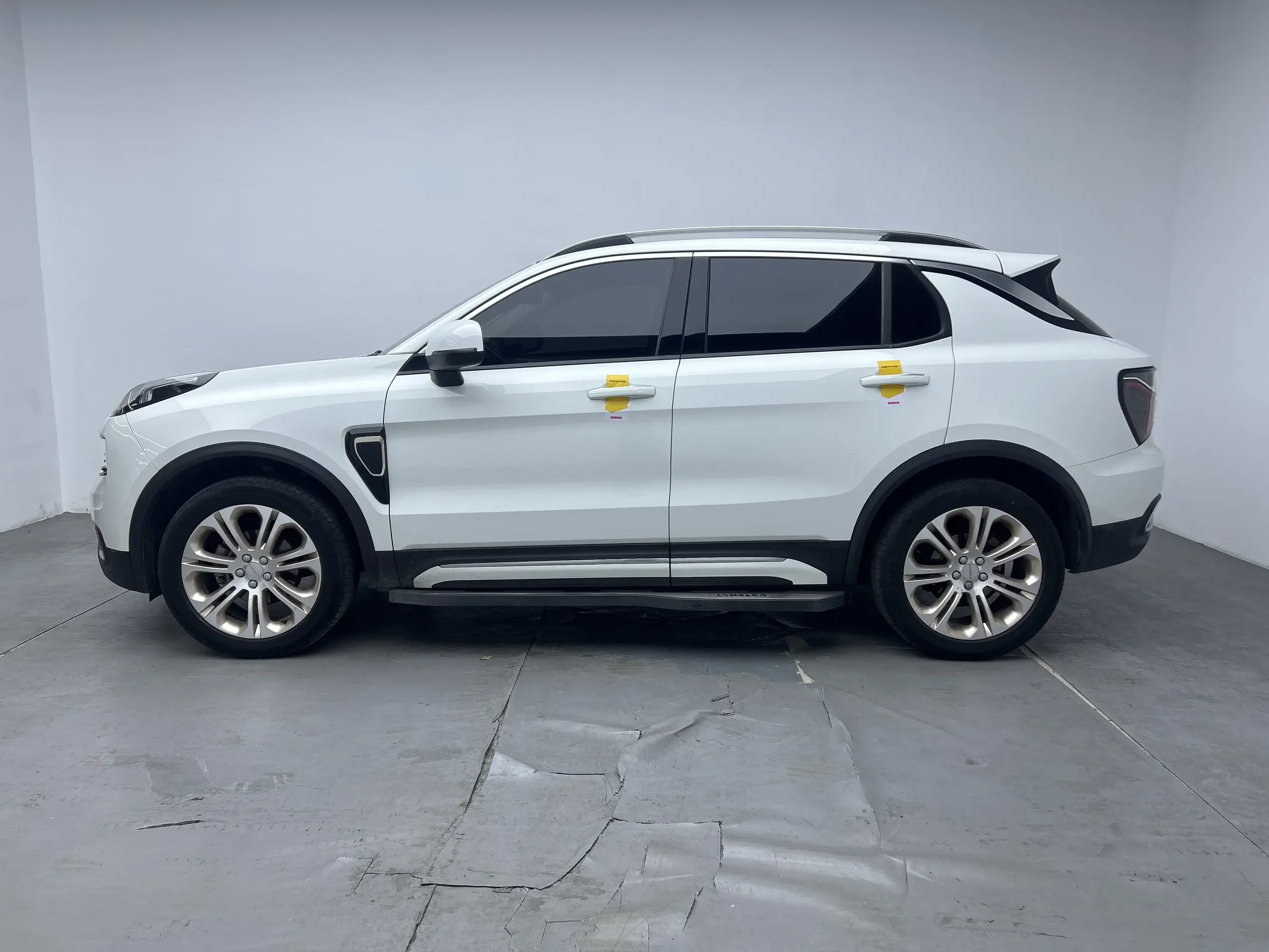 Lynk & Co 01