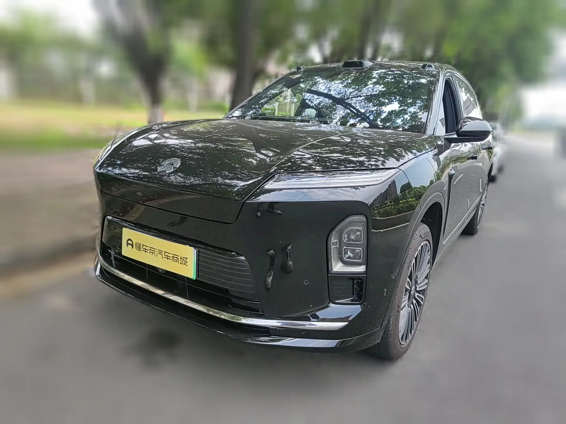NIO ES8