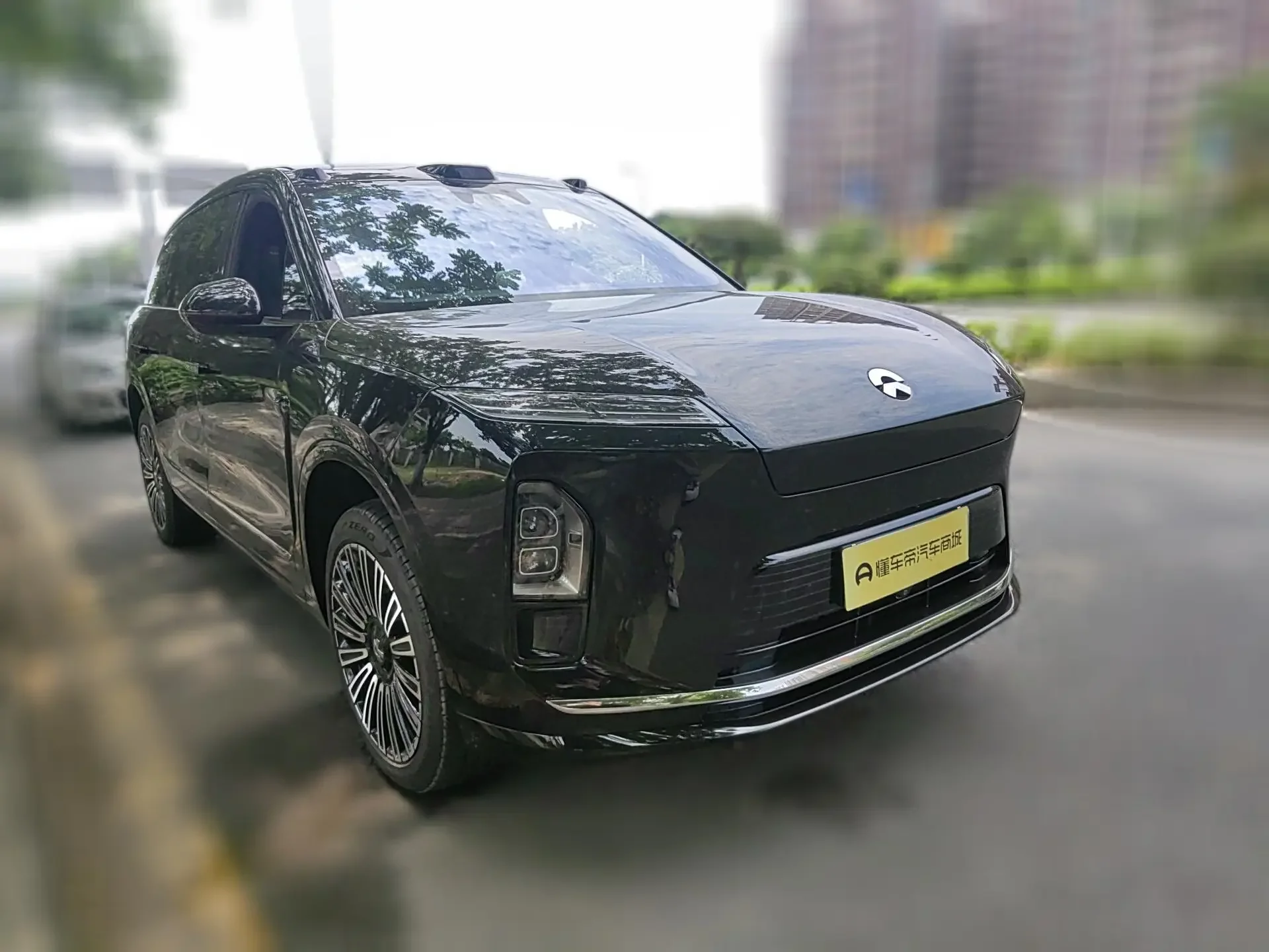 NIO ES8