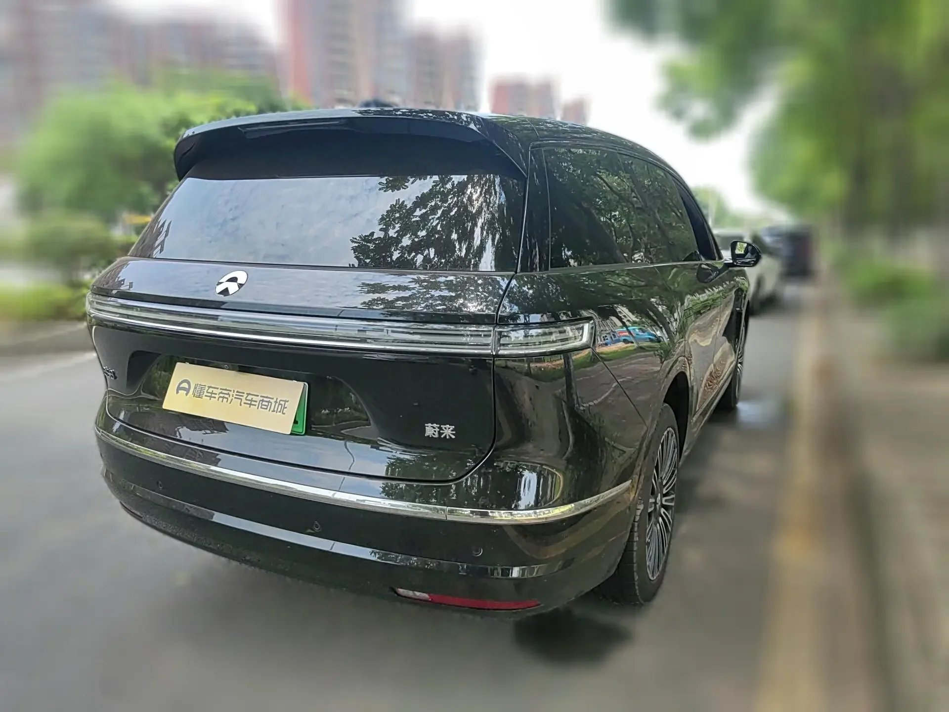 NIO ES8