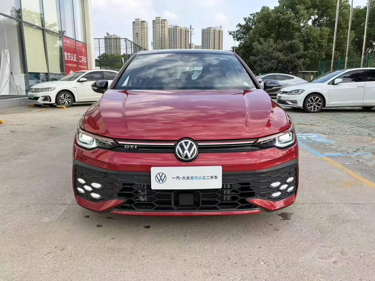 Volkswagen Golf GTI