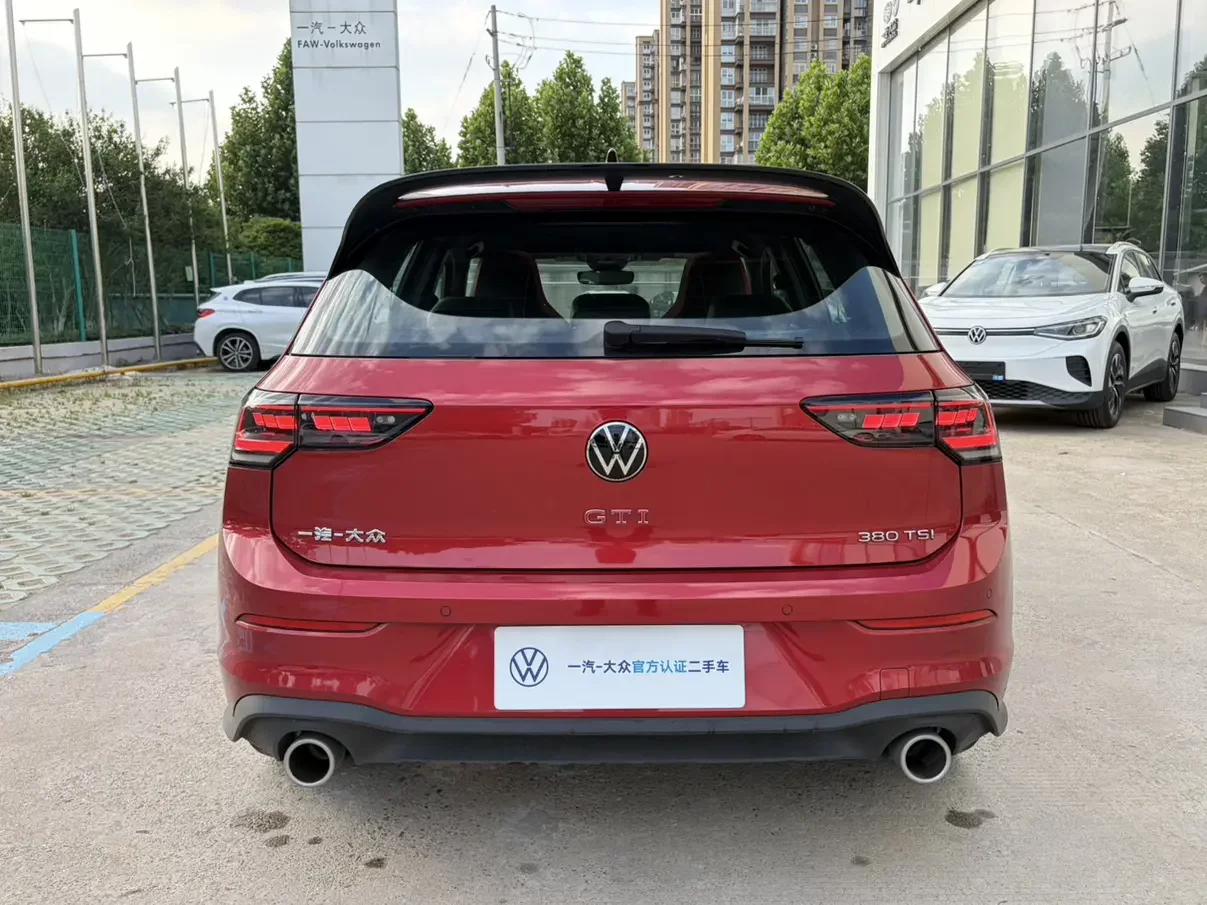 Volkswagen Golf GTI