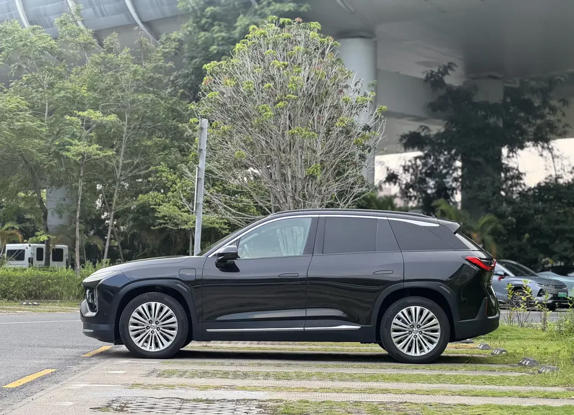 NIO ES6