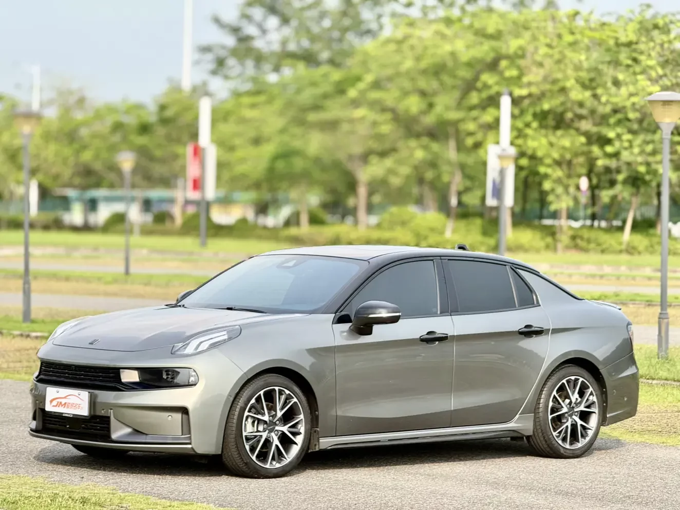 Lynk & Co 03