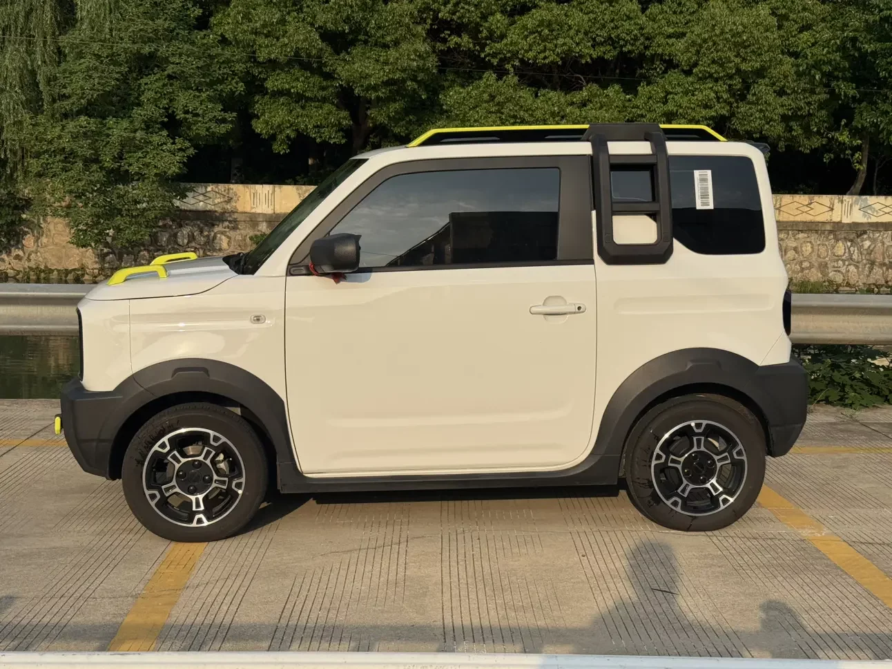 Geely panda