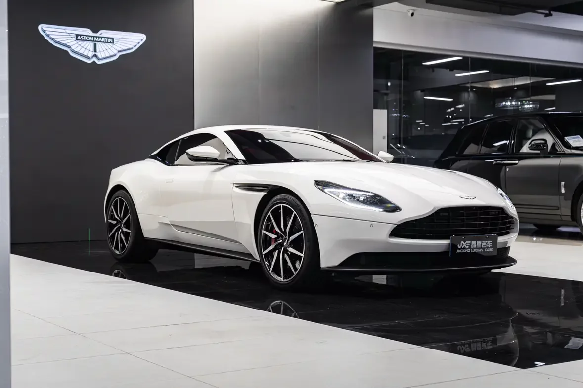 Aston Martin DB11
