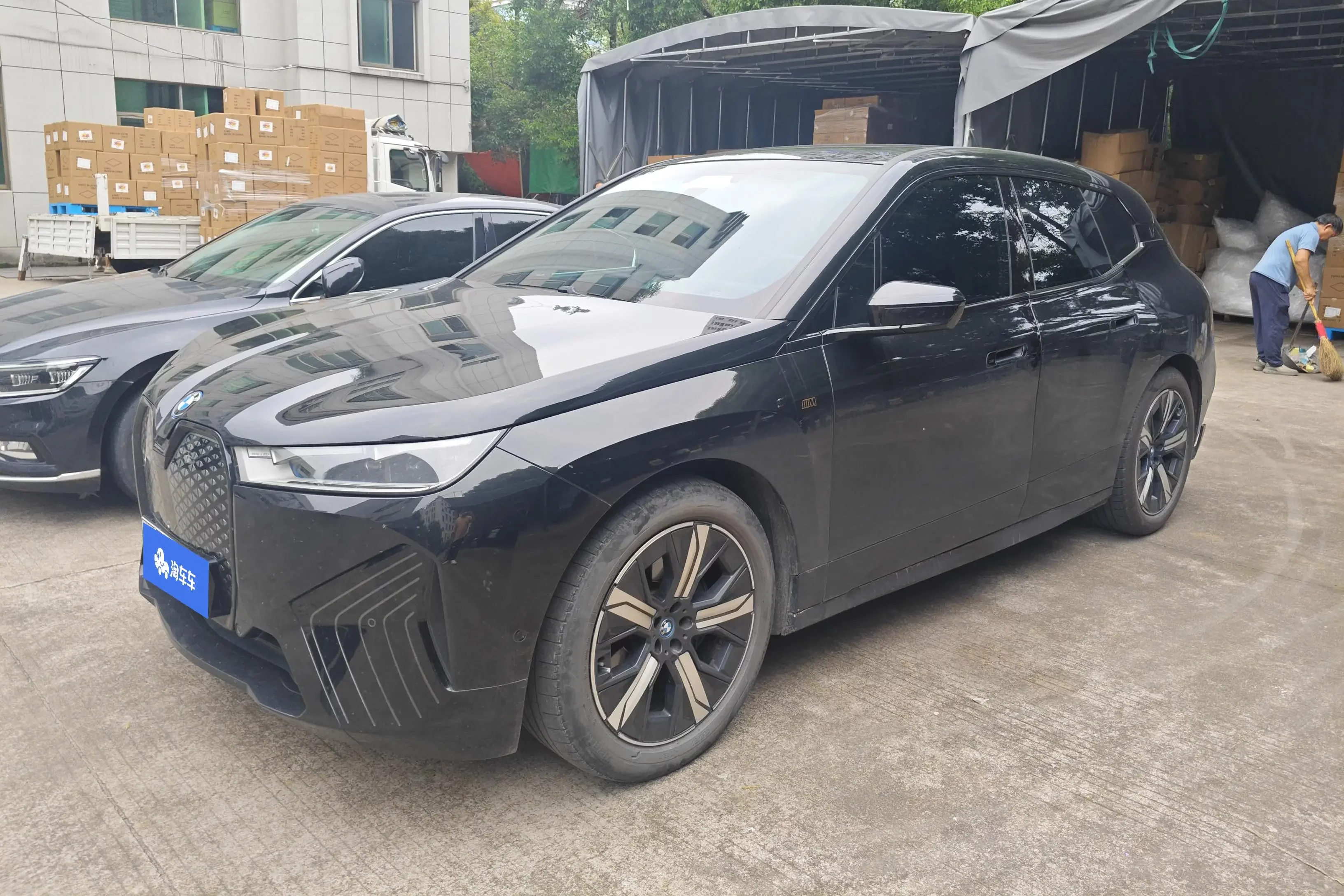 BMW iX