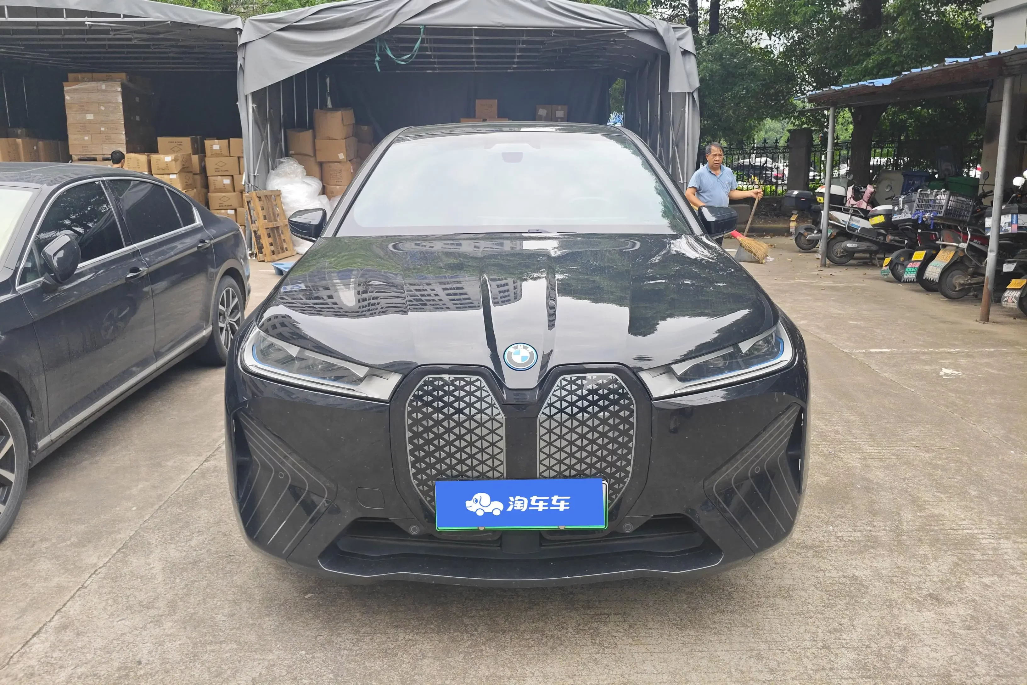 BMW iX