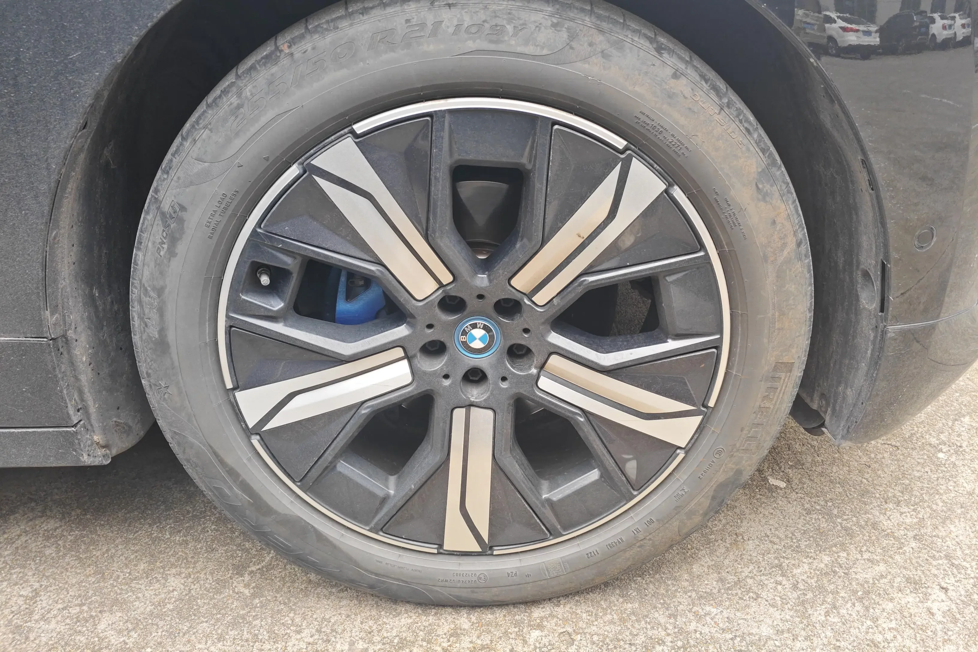 BMW iX