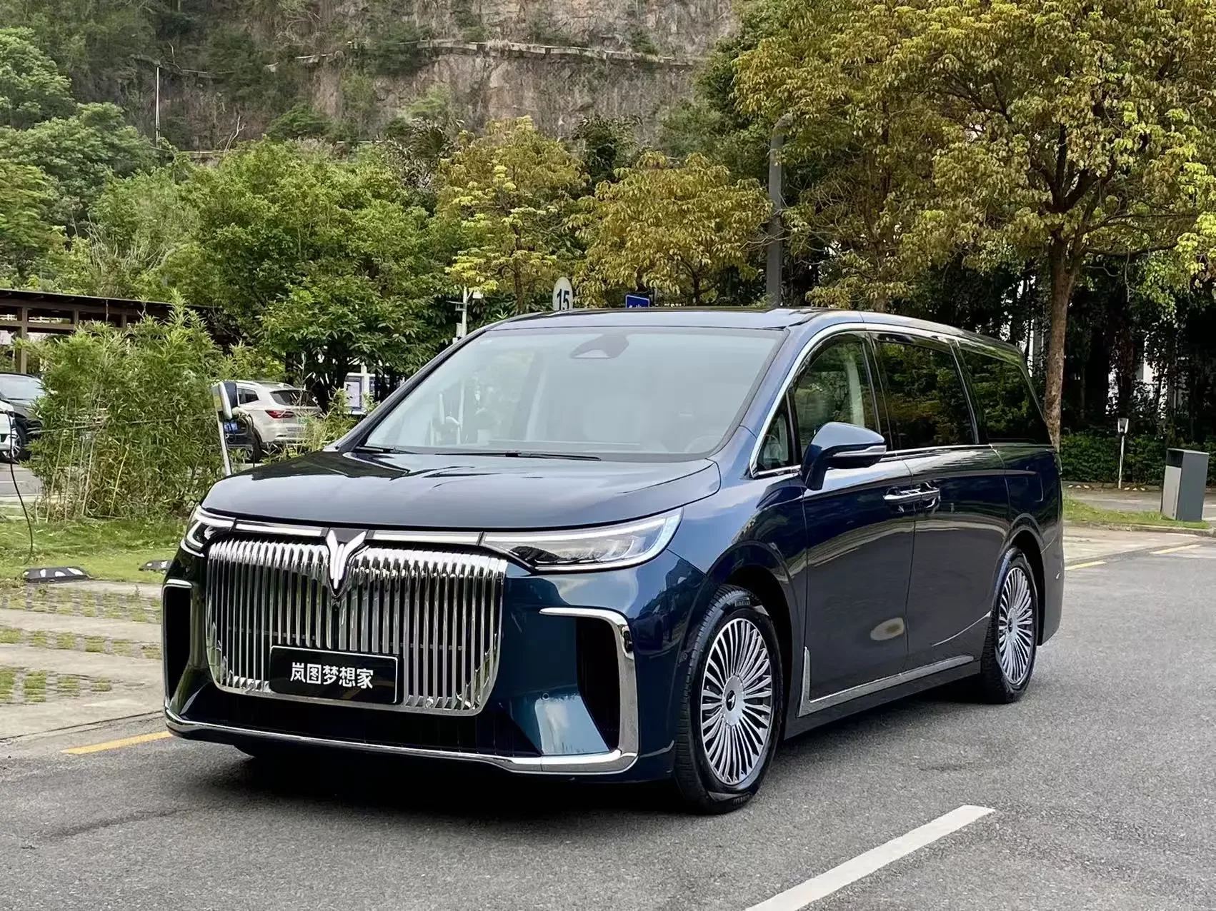 Voyah Lantu Dreamer PHEV