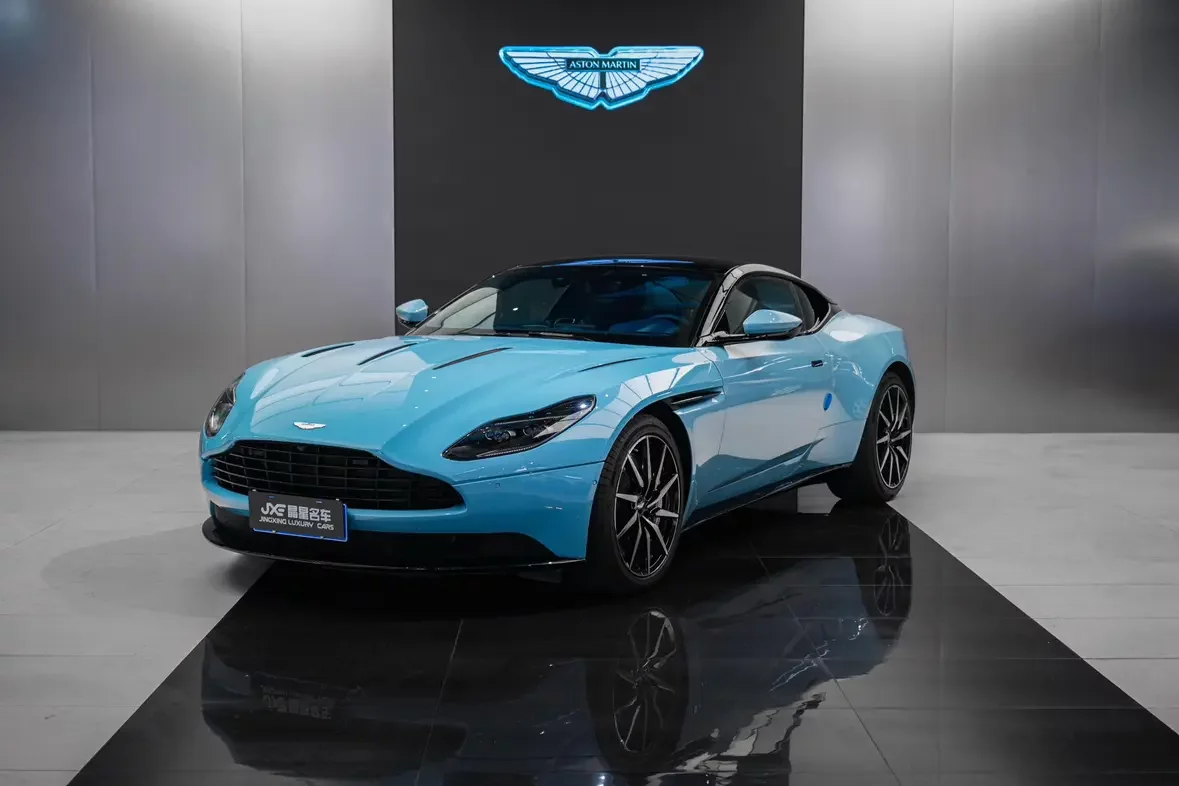 Aston Martin DB11
