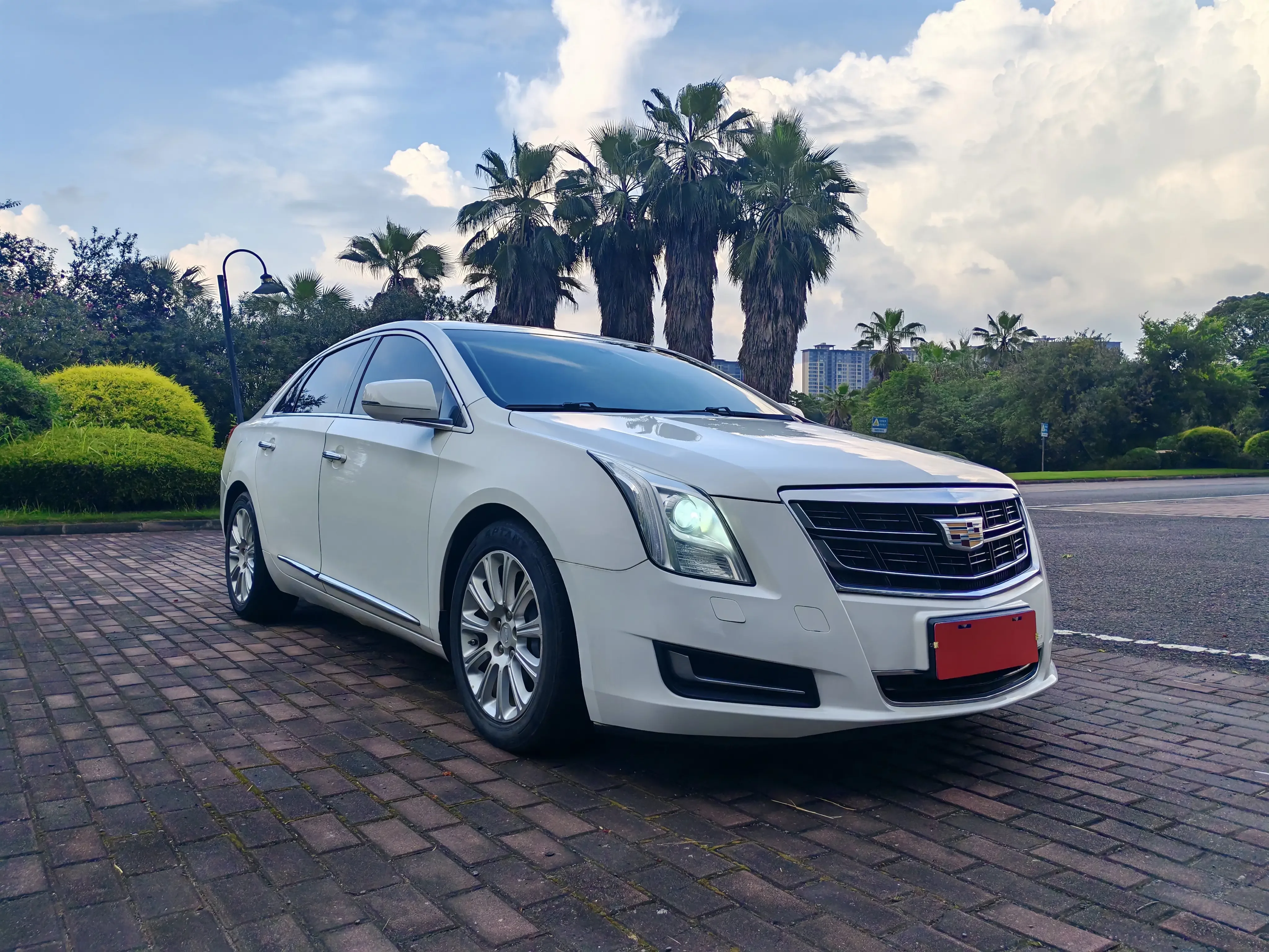 Cadillac XTS