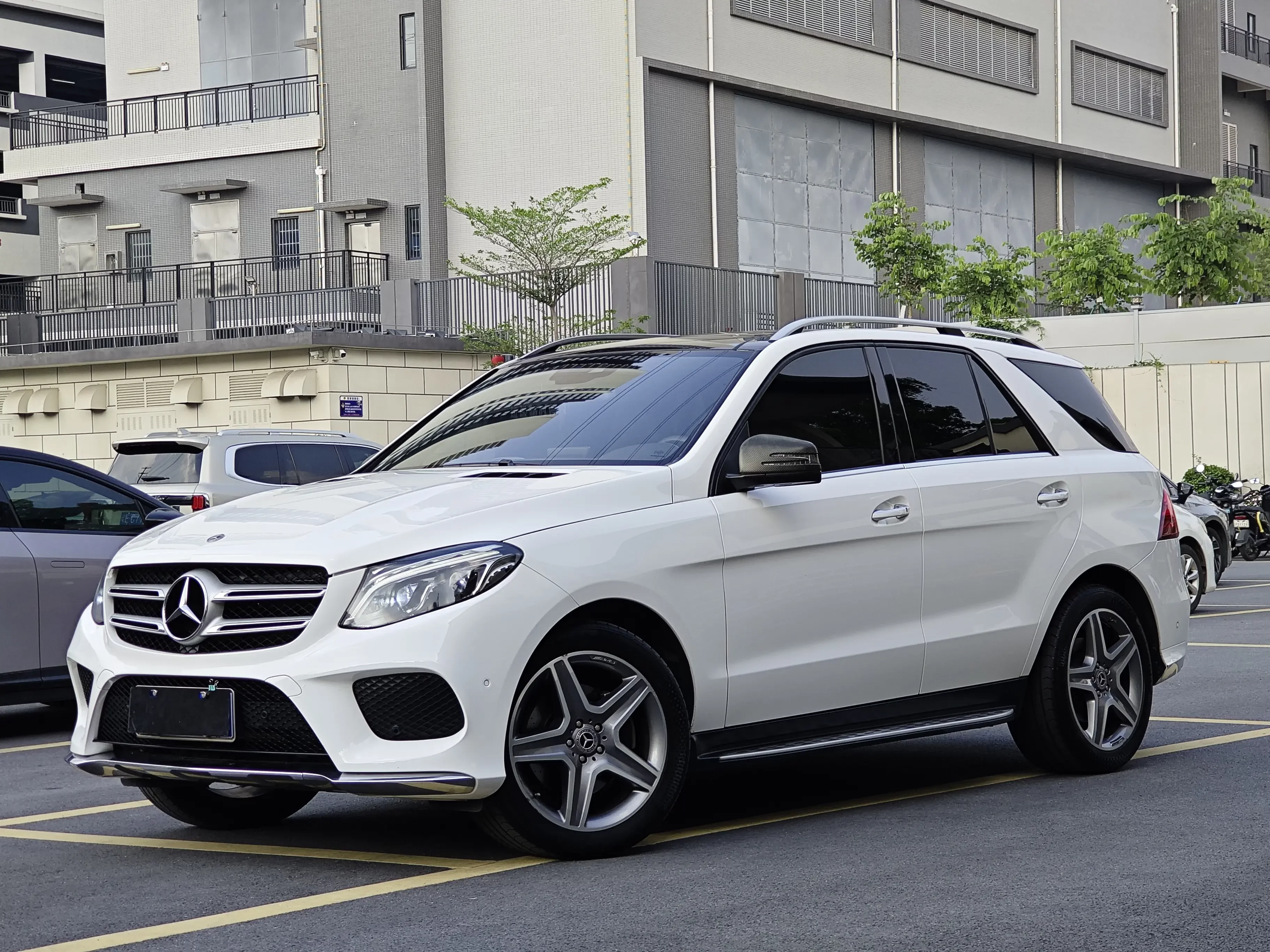 Mercedes-Benz GLE (Imported)