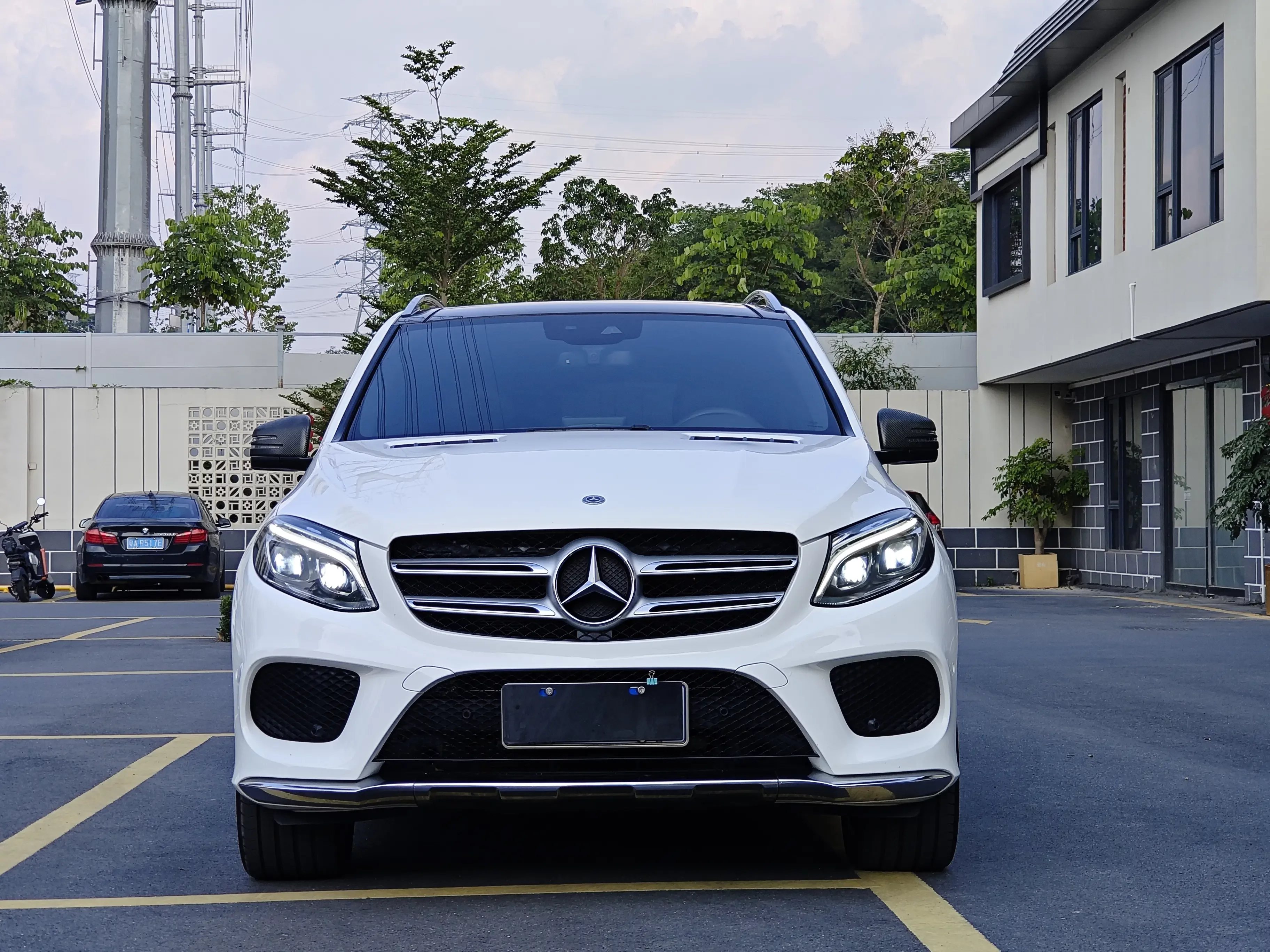 Mercedes-Benz GLE (Imported)