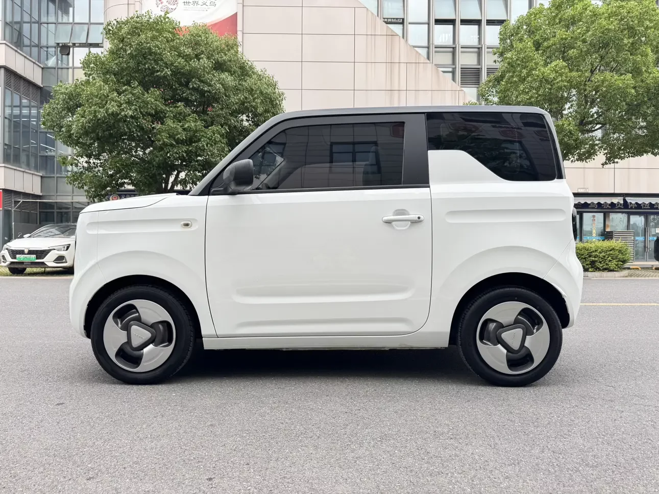 Geely panda