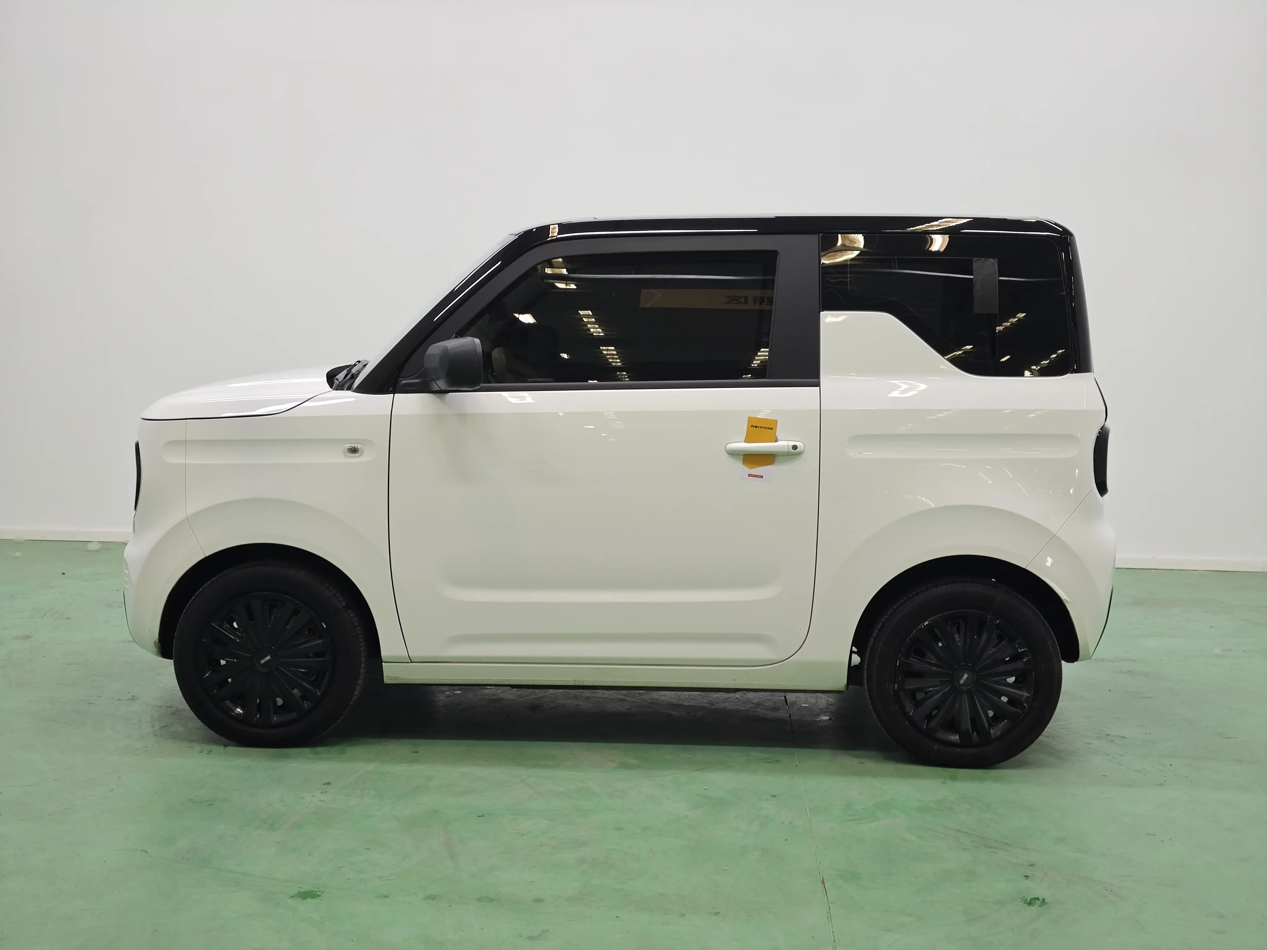 Geely panda
