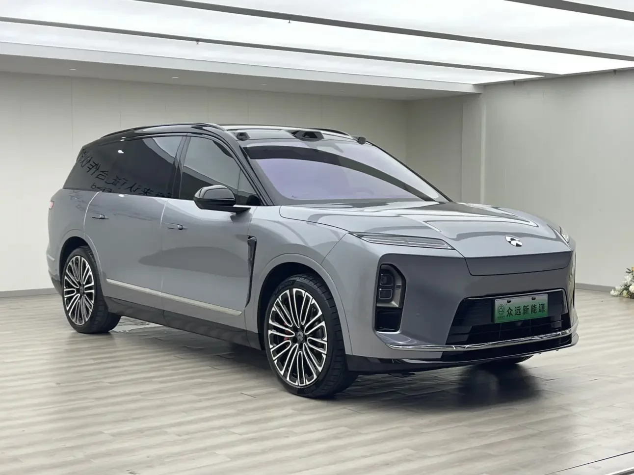 NIO ES8