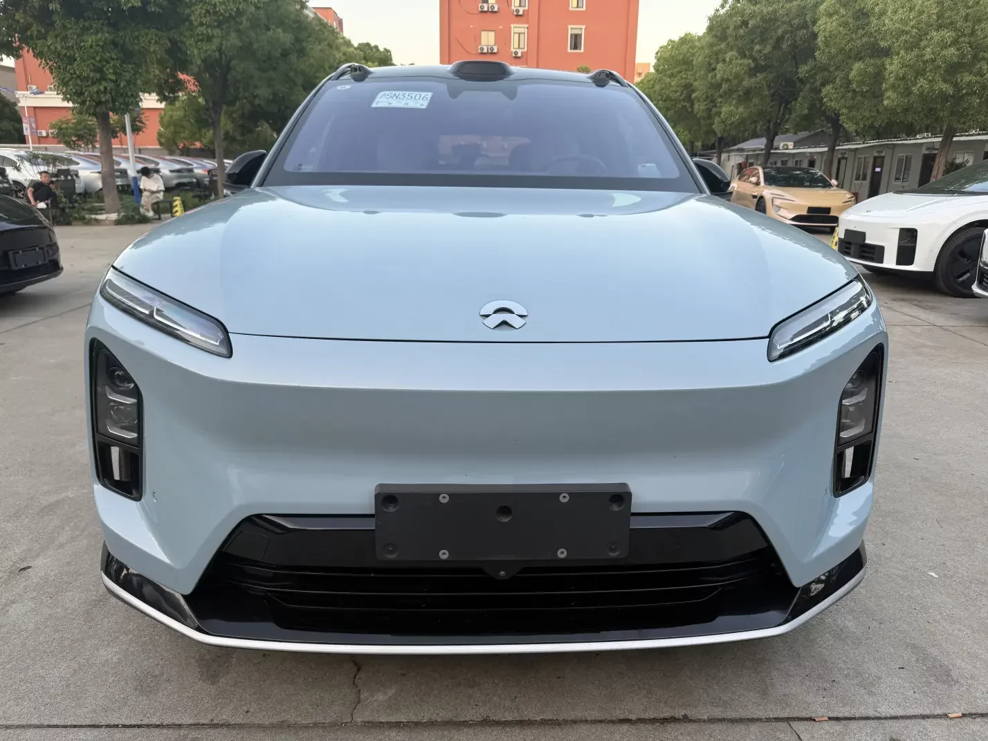 NIO ES6