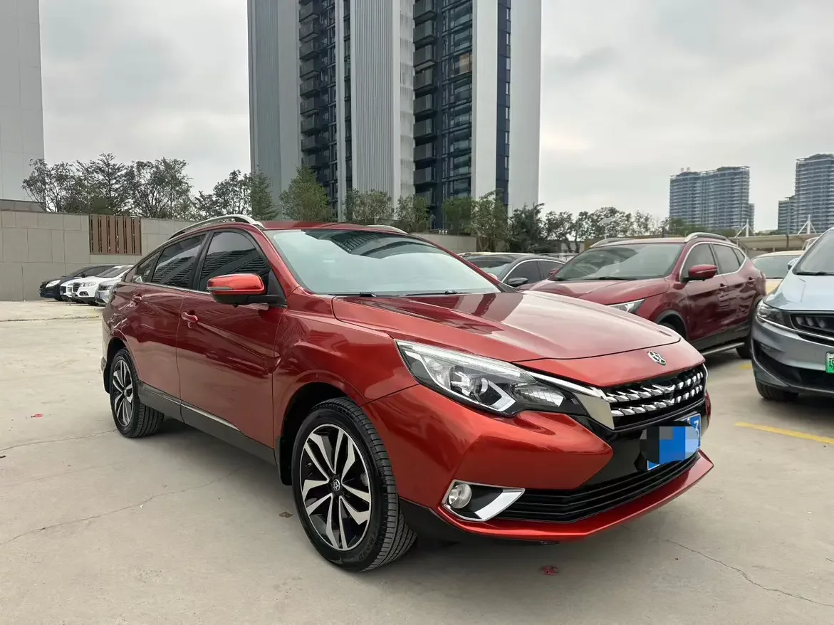Kai Chen Venucia T90
