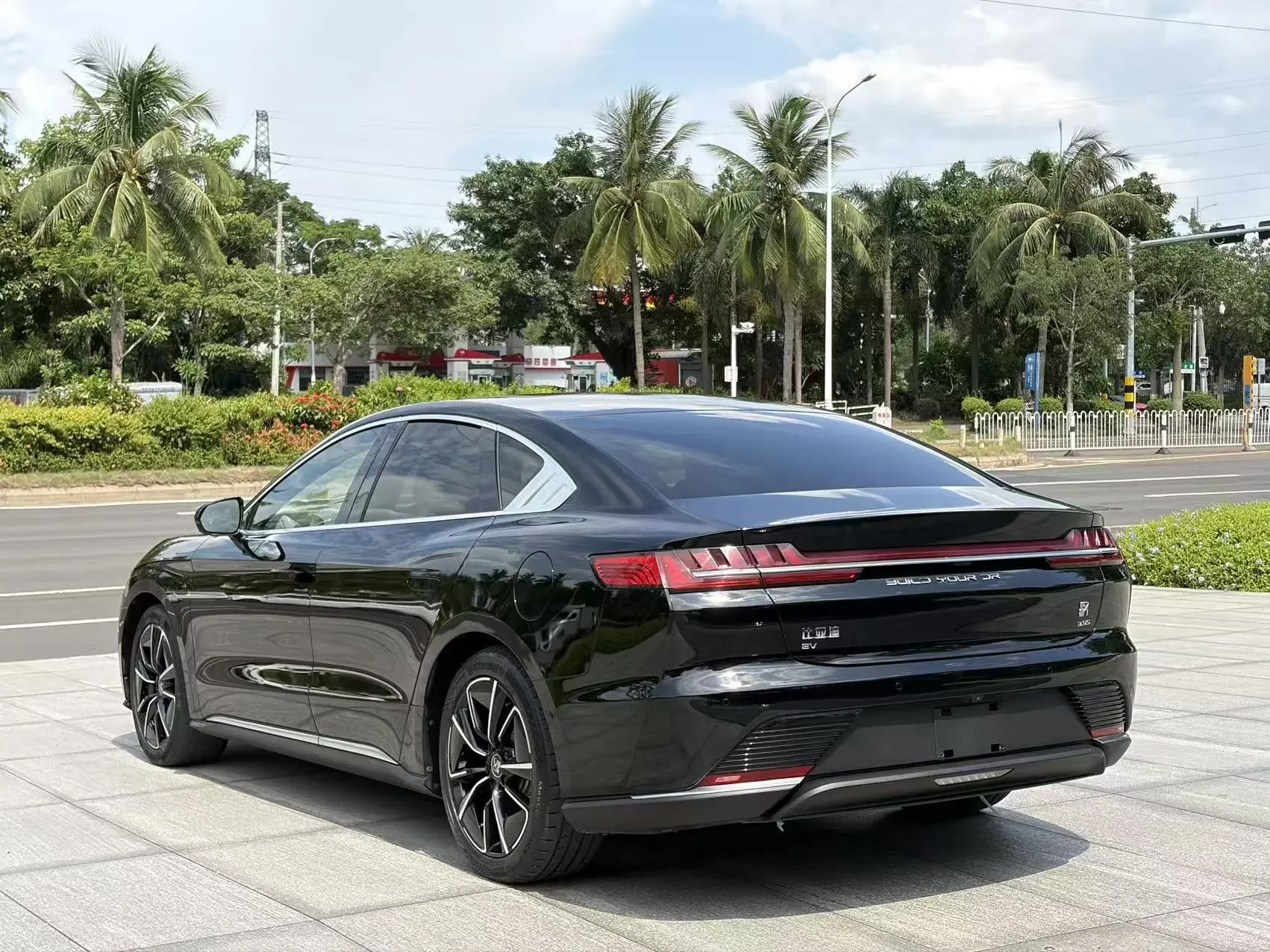 BYD Han EV