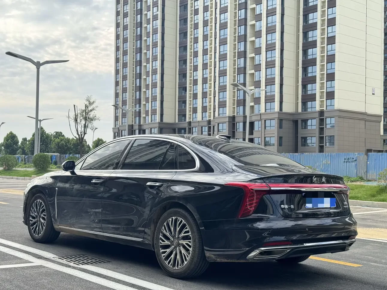 Hongqi H5