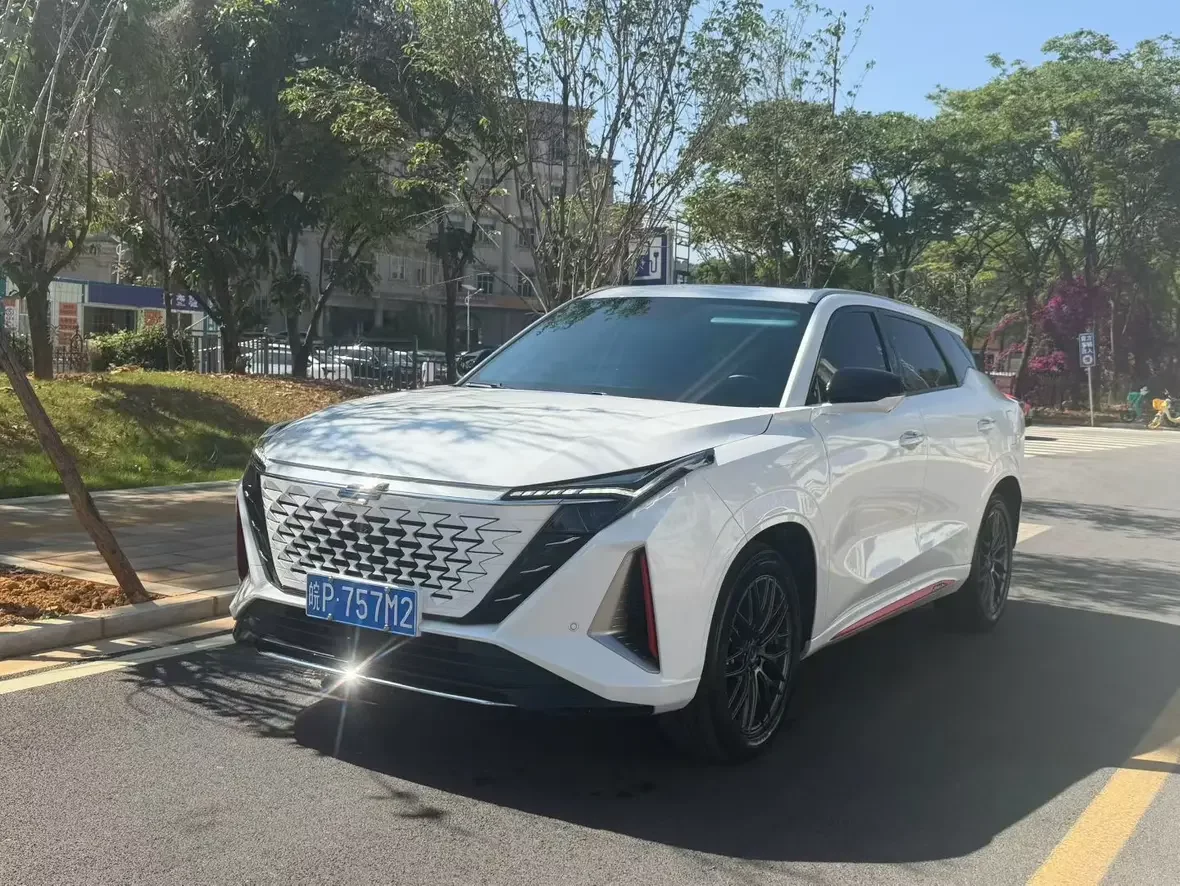 Oshan Changan Auchan Z6