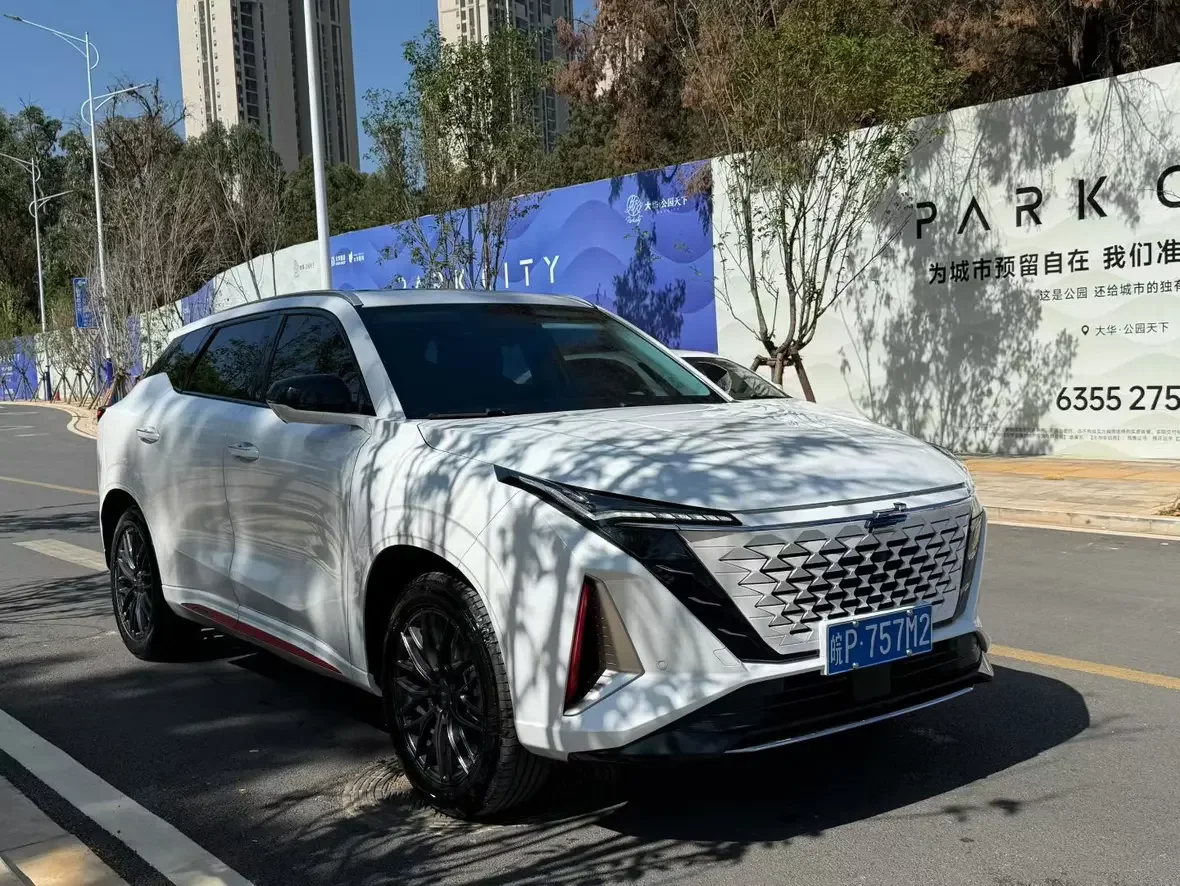 Oshan Changan Auchan Z6