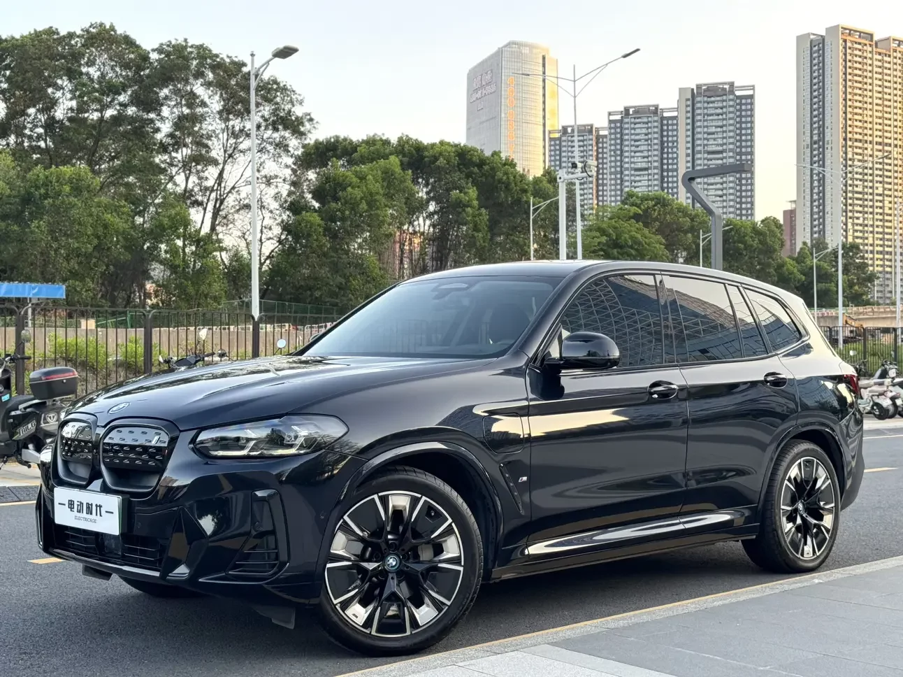 BMW iX3