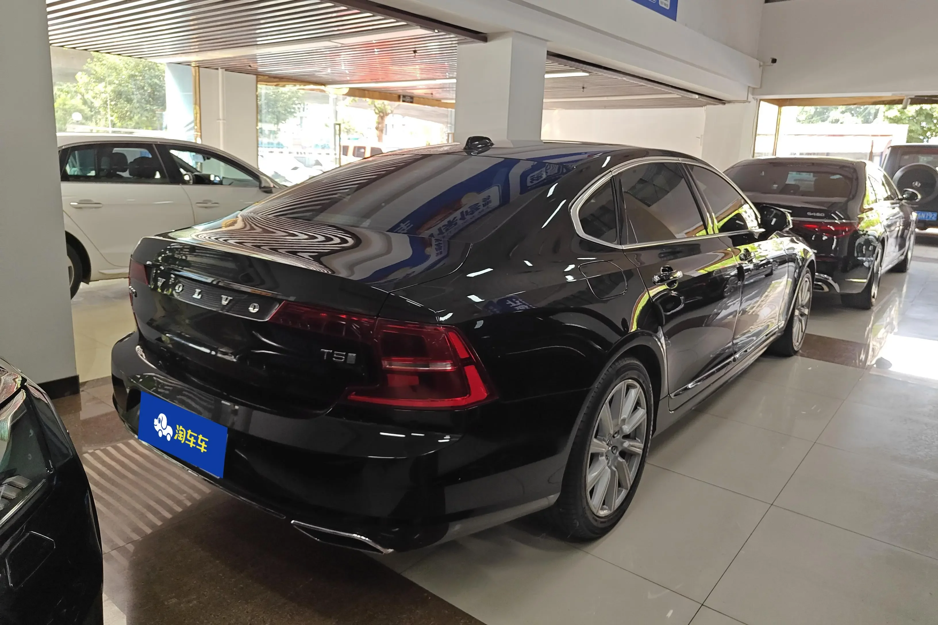 Volvo S90