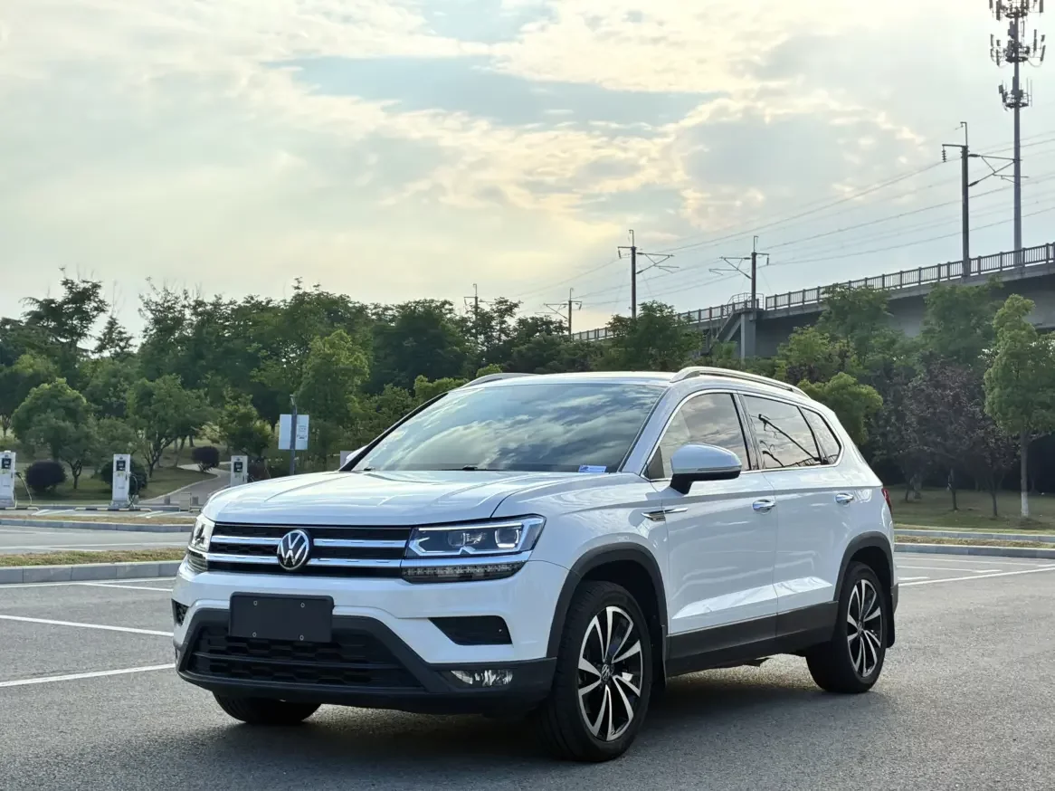 Volkswagen Tharu