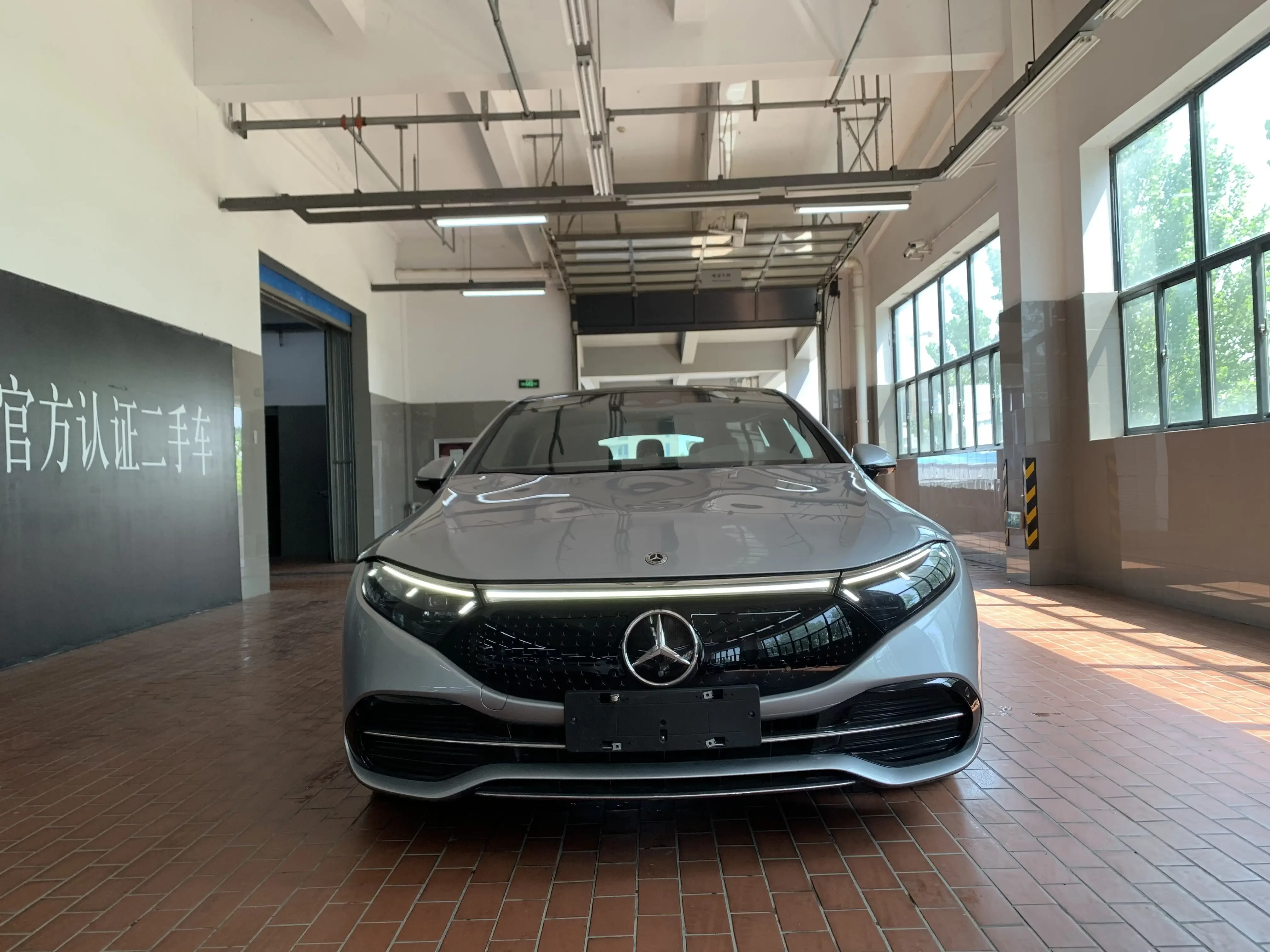Mercedes-Benz EQS