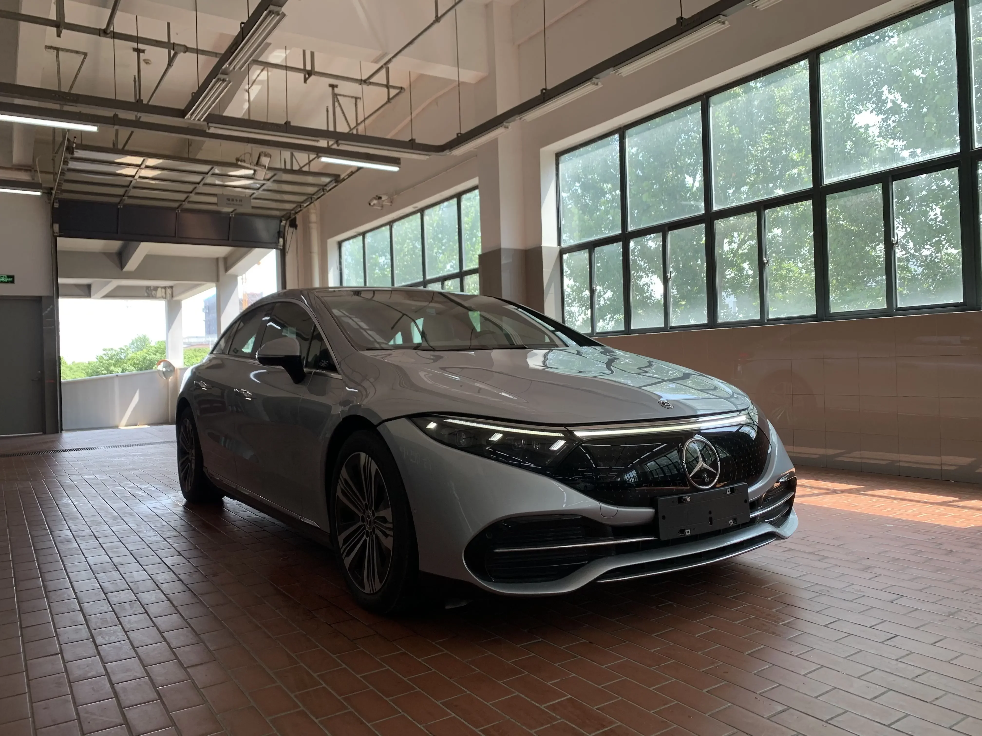 Mercedes-Benz EQS