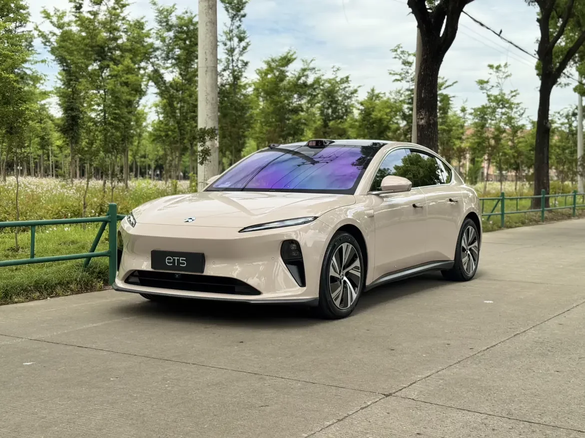 NIO ET5