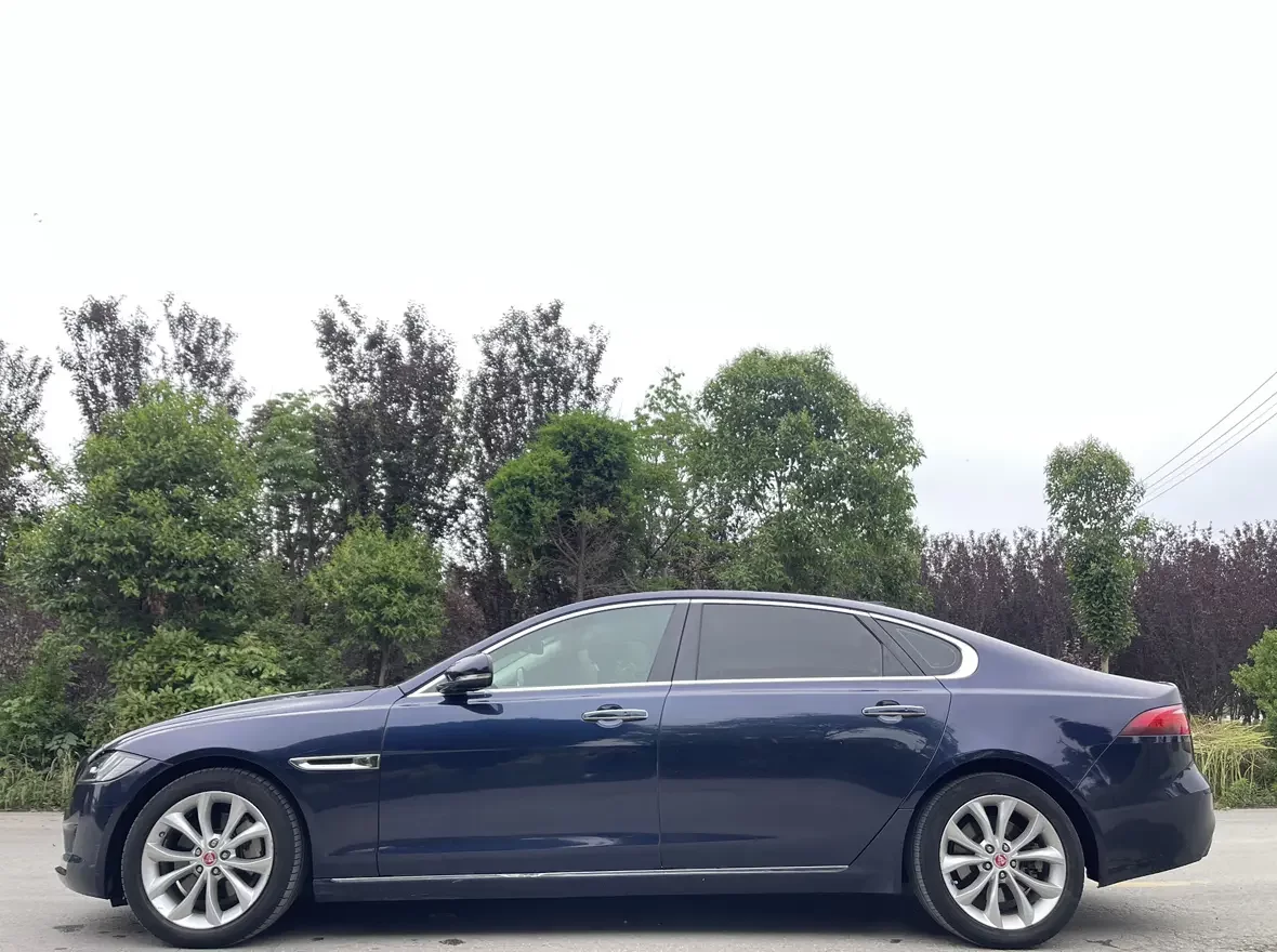 Jaguar XFL