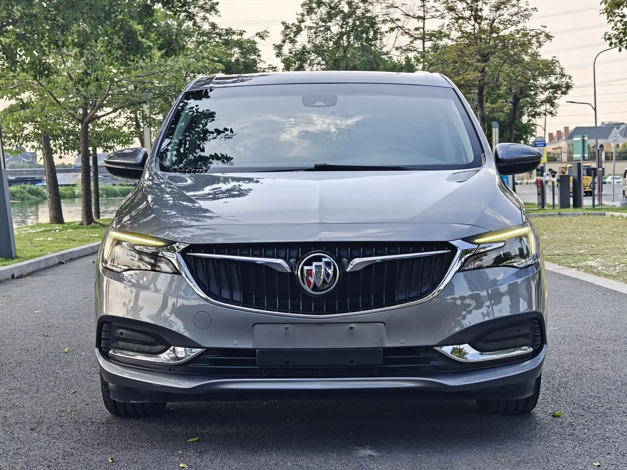 Buick GL6