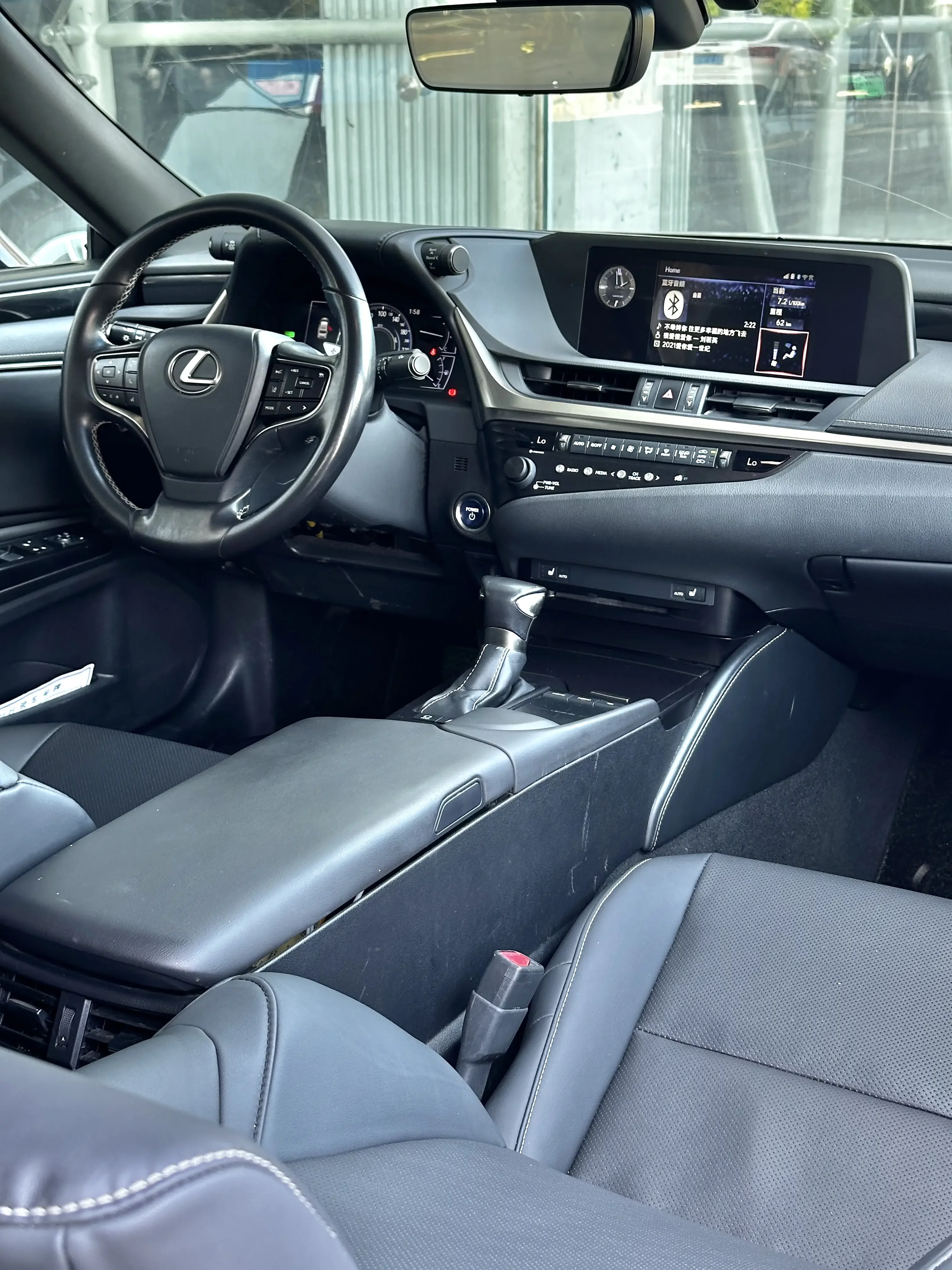 Lexus ES