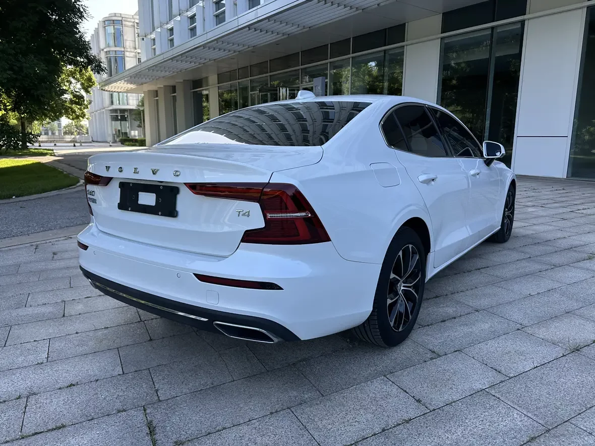 Volvo S60