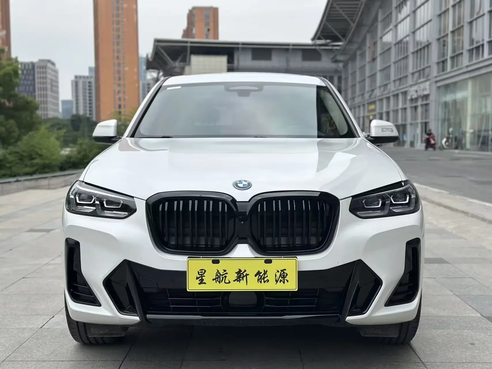 BMW iX3