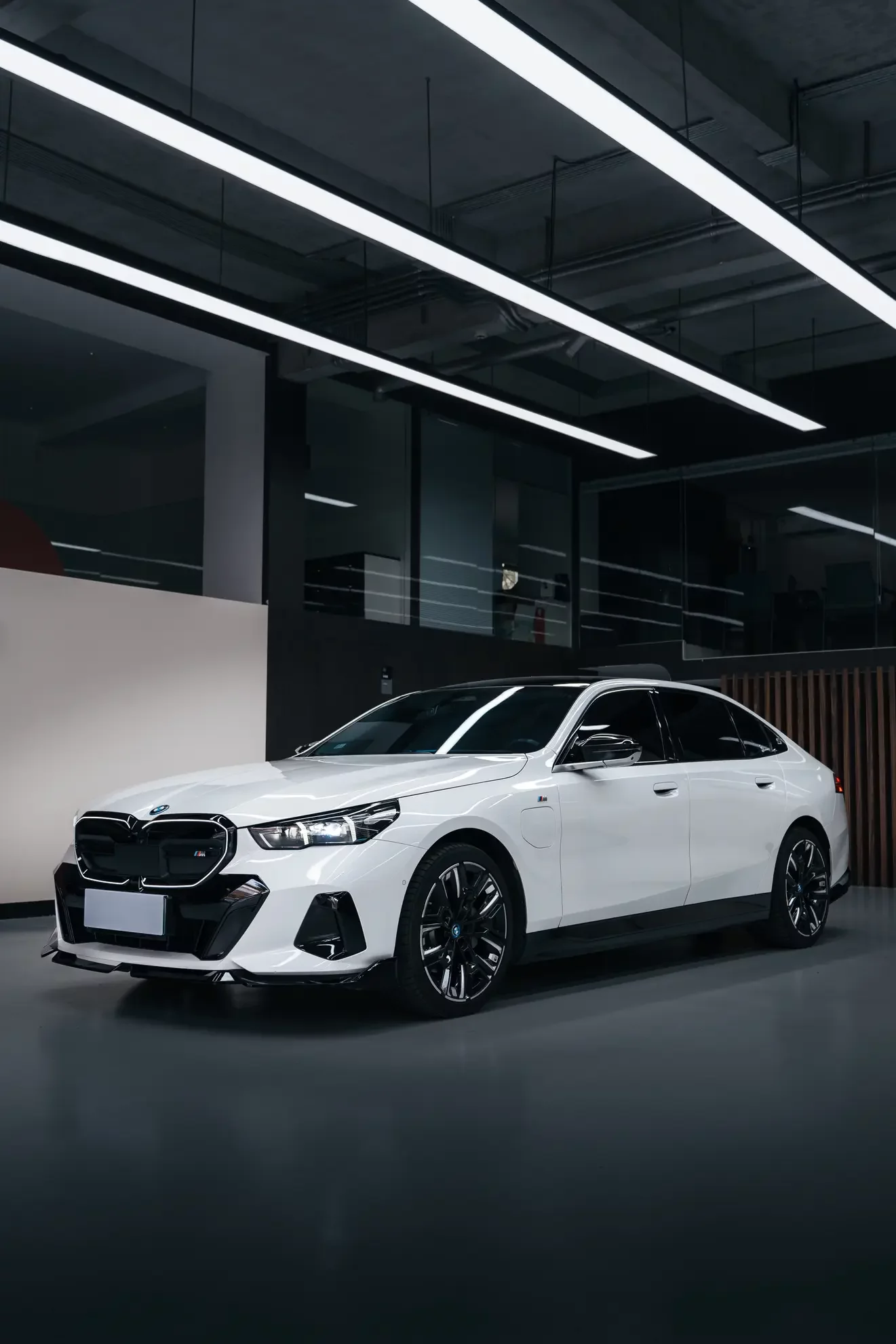 BMW i5