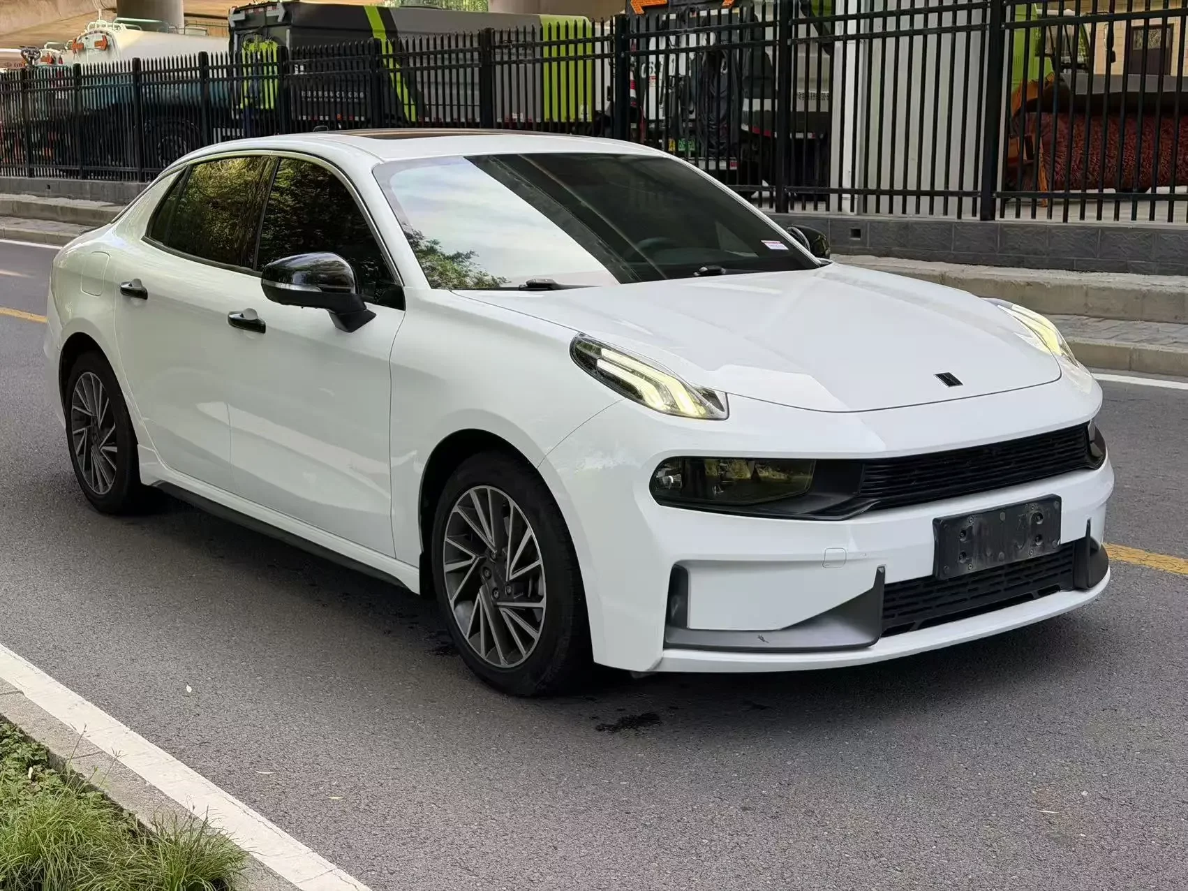 Lynk & Co 03