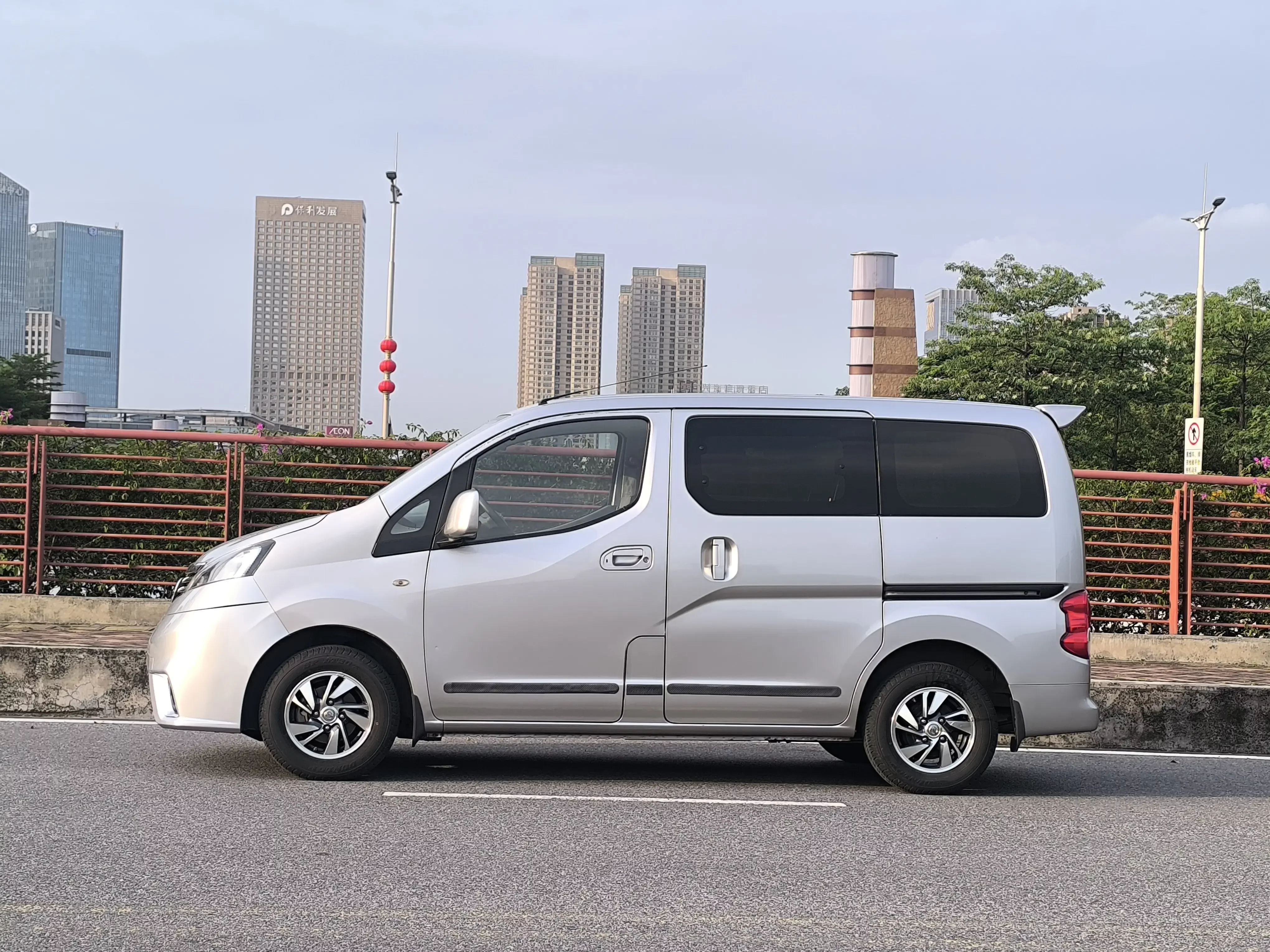 Nissan NV200