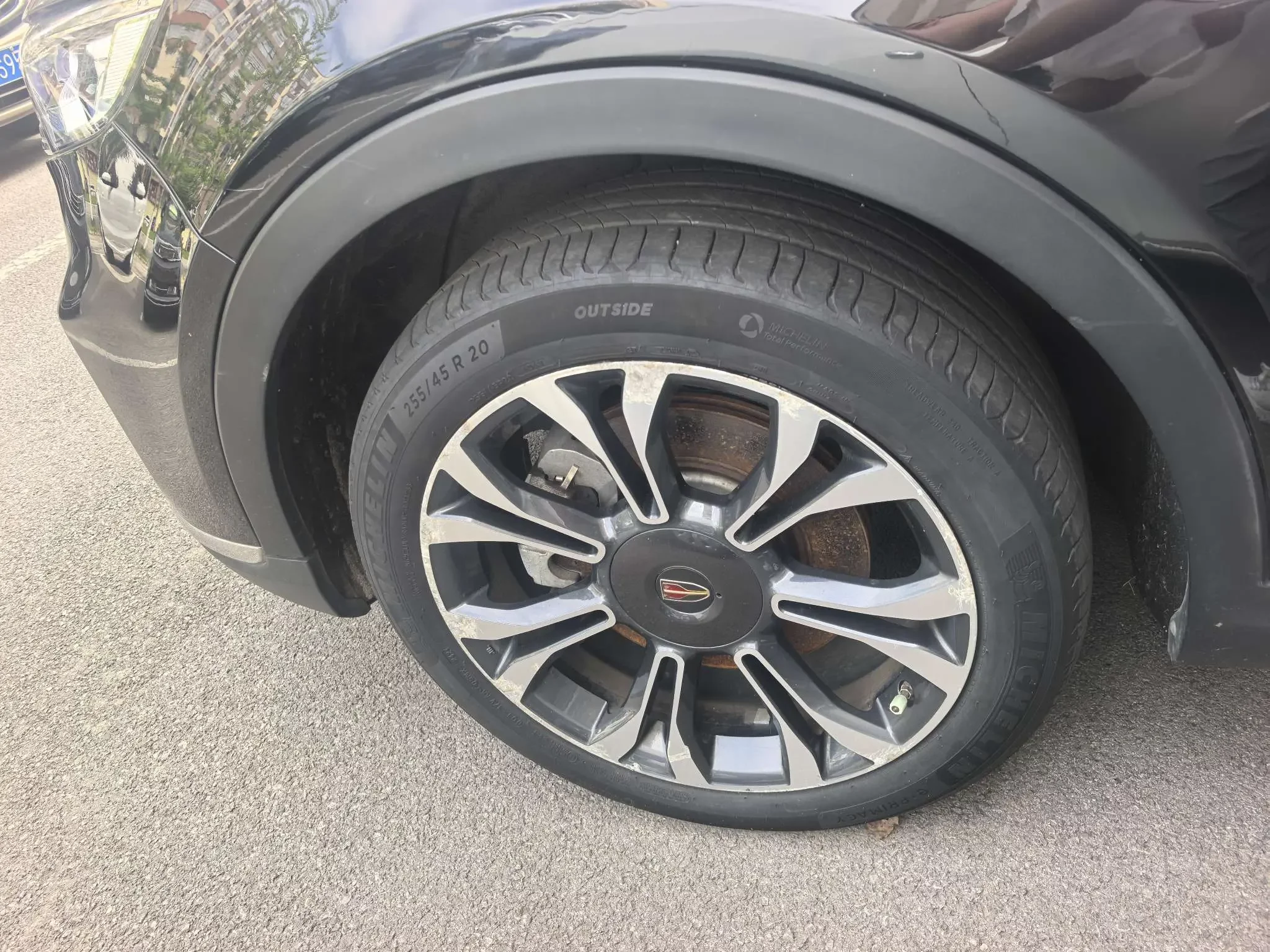 Hongqi HS5