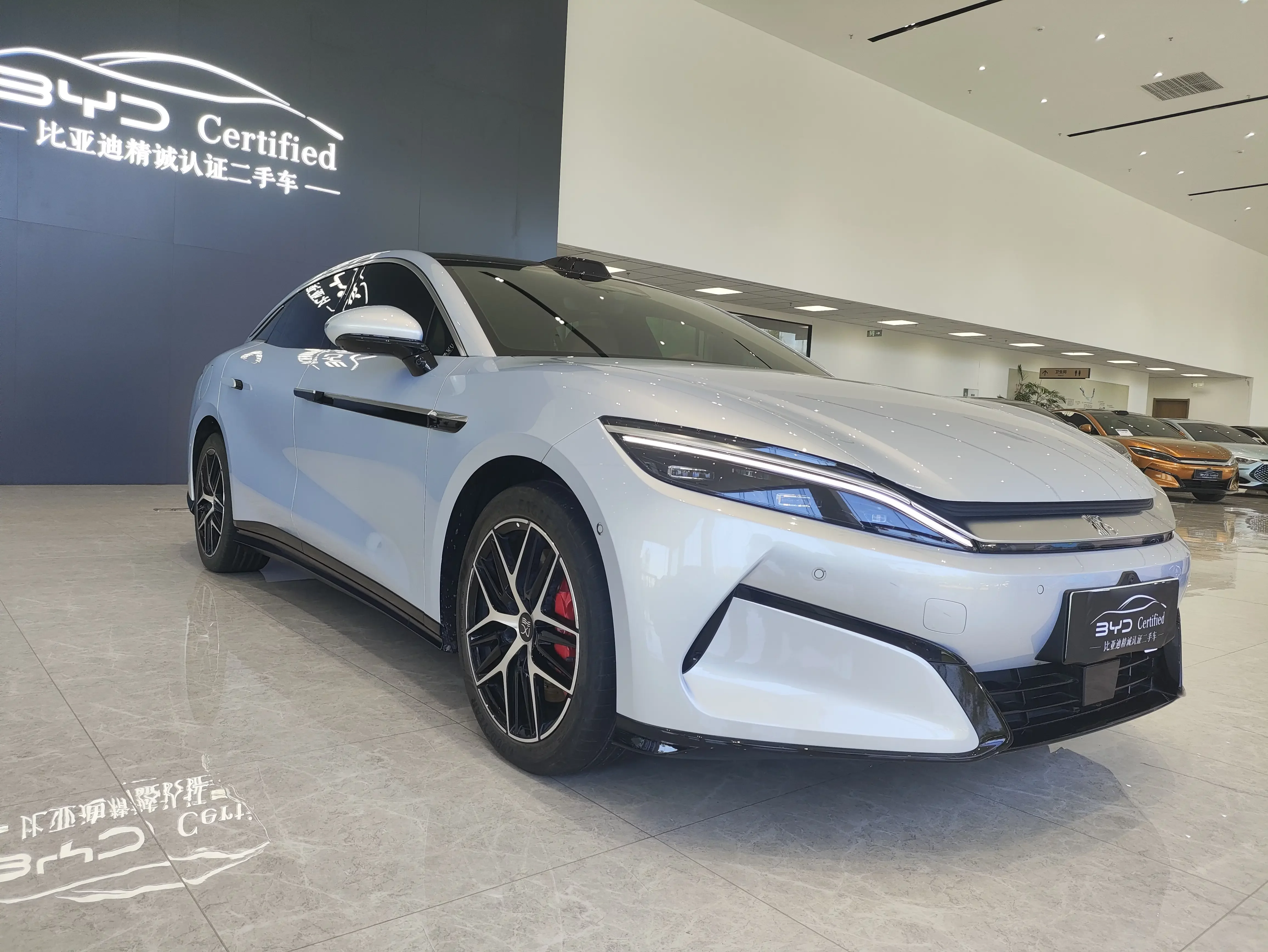 BYD Han L EV