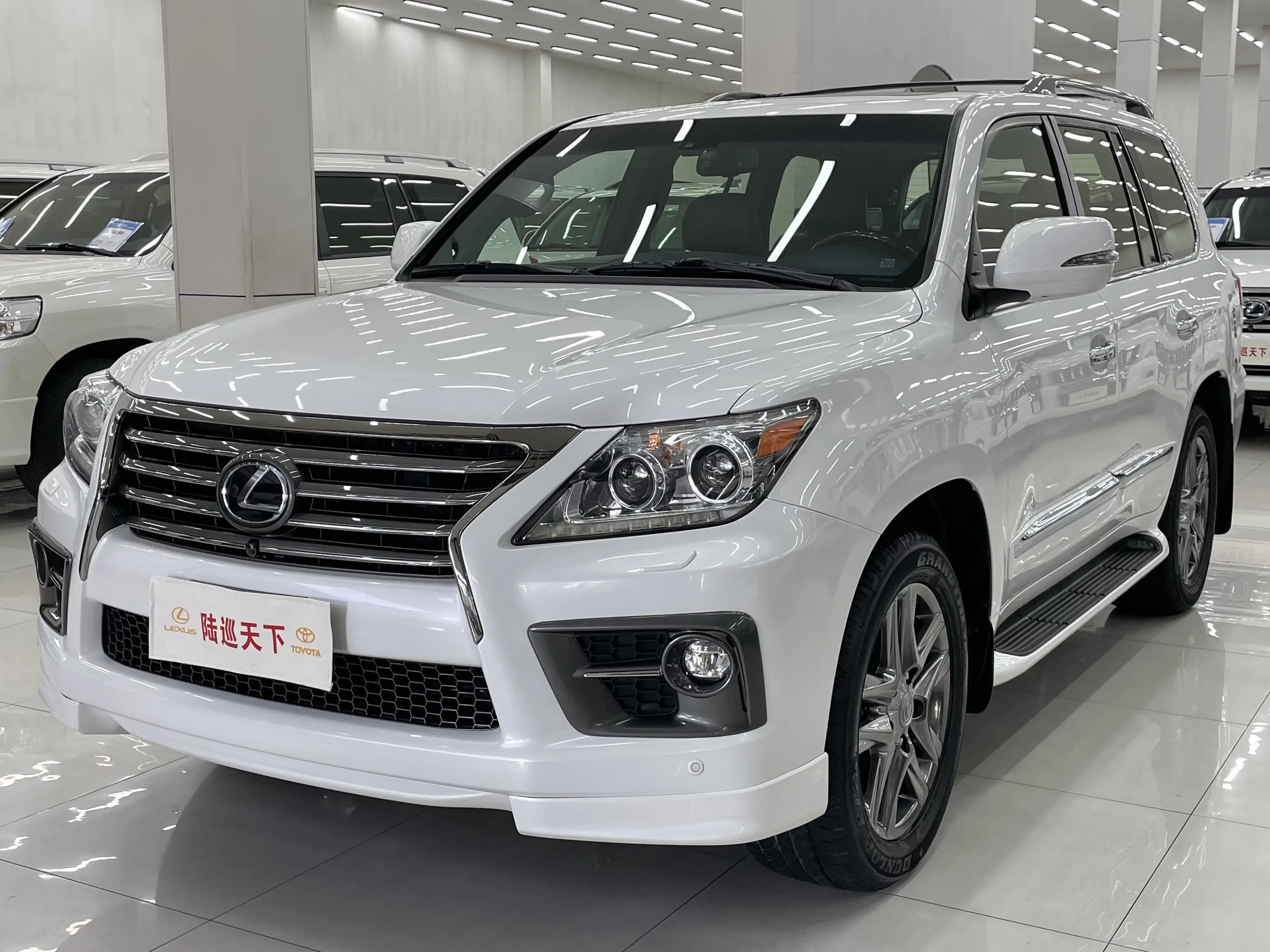 Lexus LX