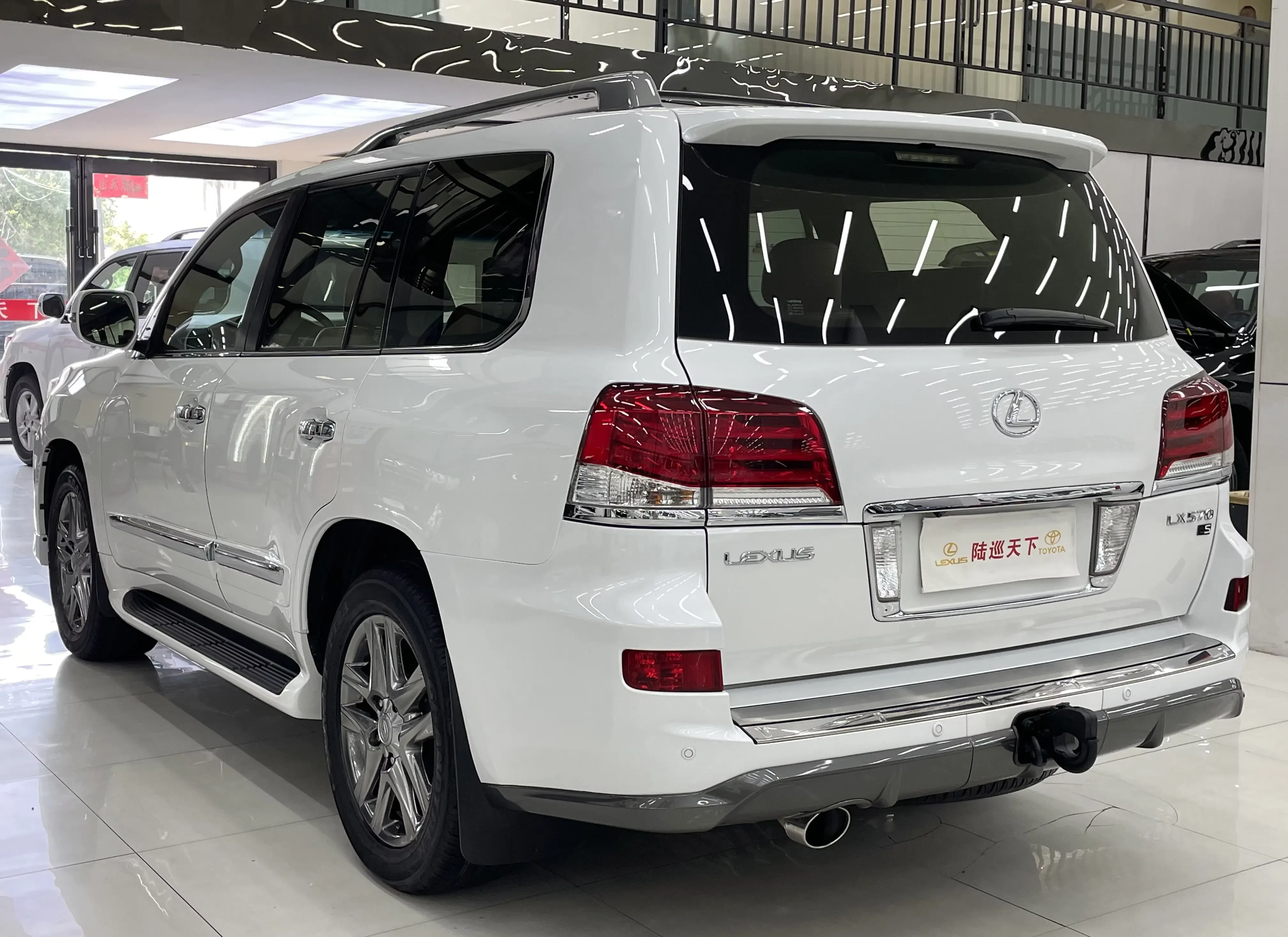 Lexus LX