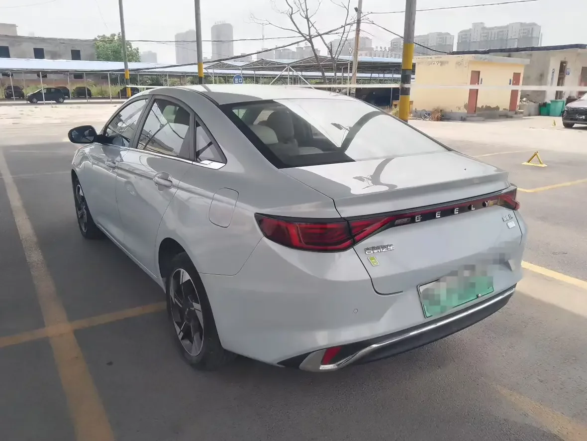 Geely Emgrand L HiP