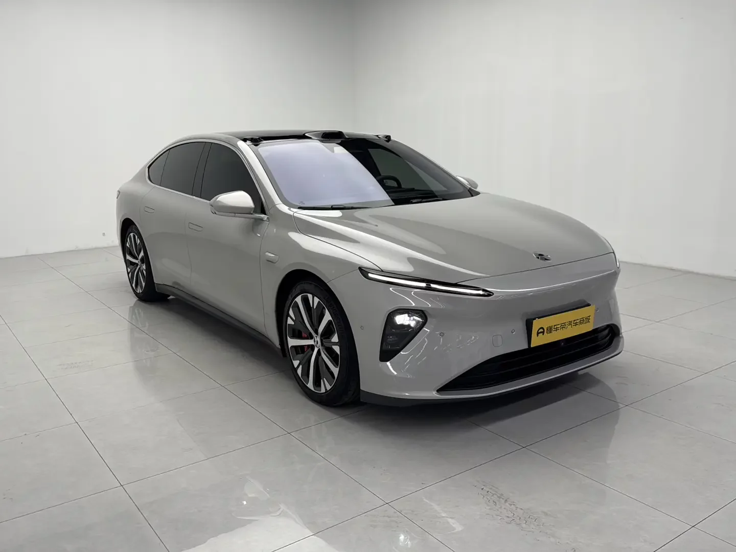 NIO ET7