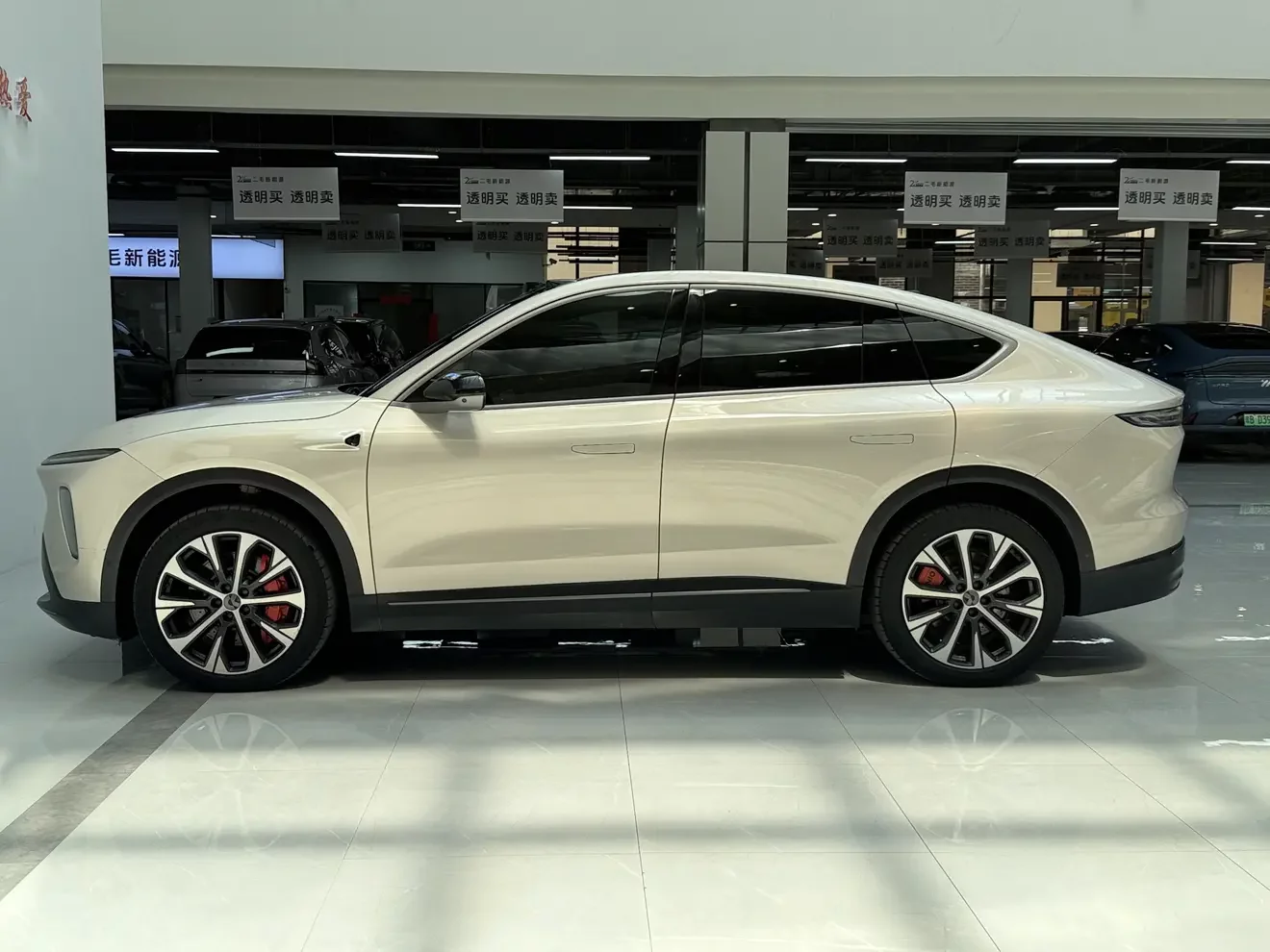 NIO EC7