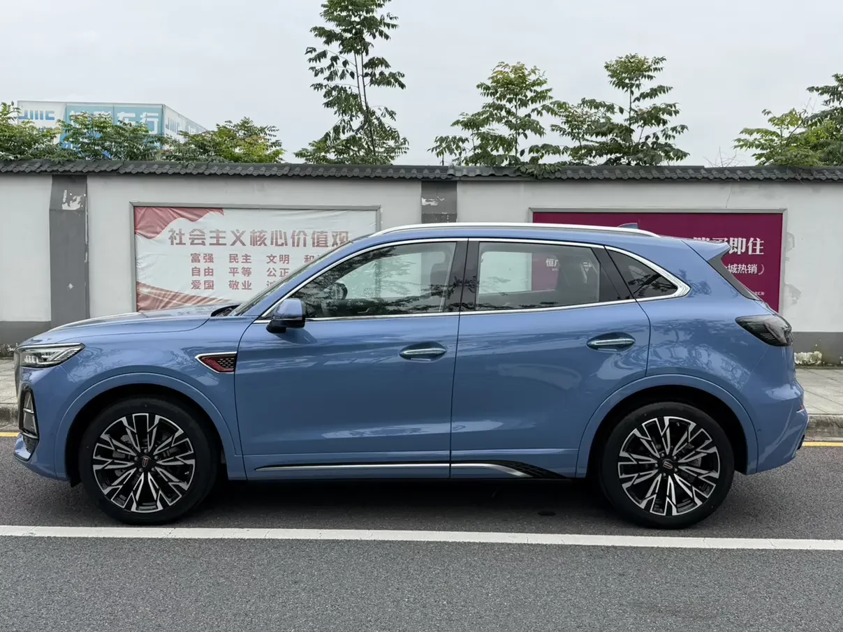 Hongqi HS5