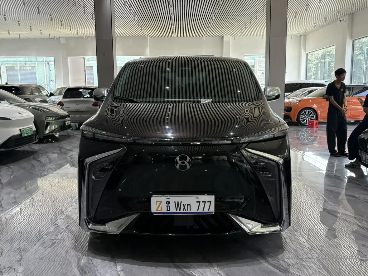 HYCAN Hechuang V09